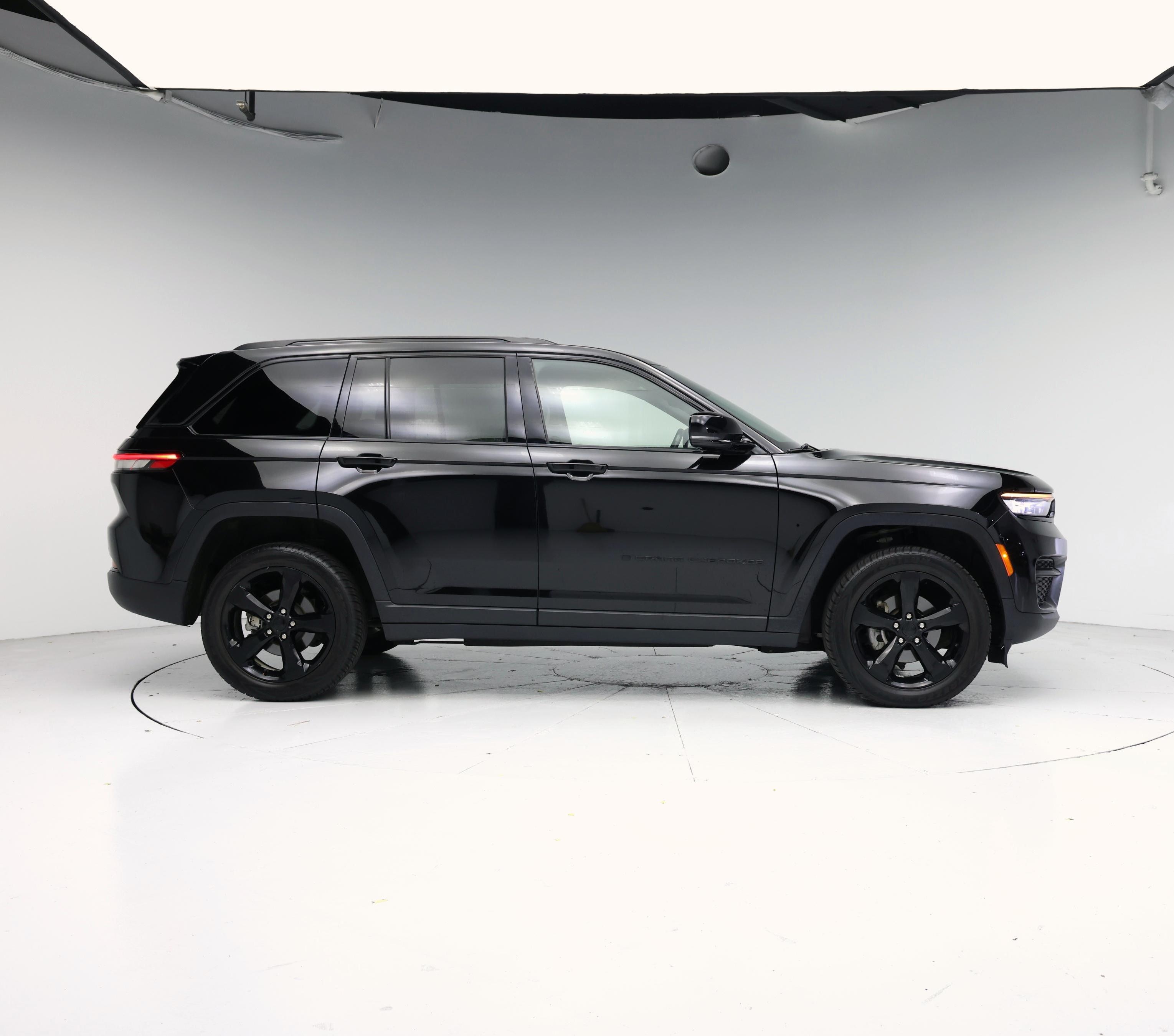 Thumbnail: 2022 Jeep Grand Cherokee - 7