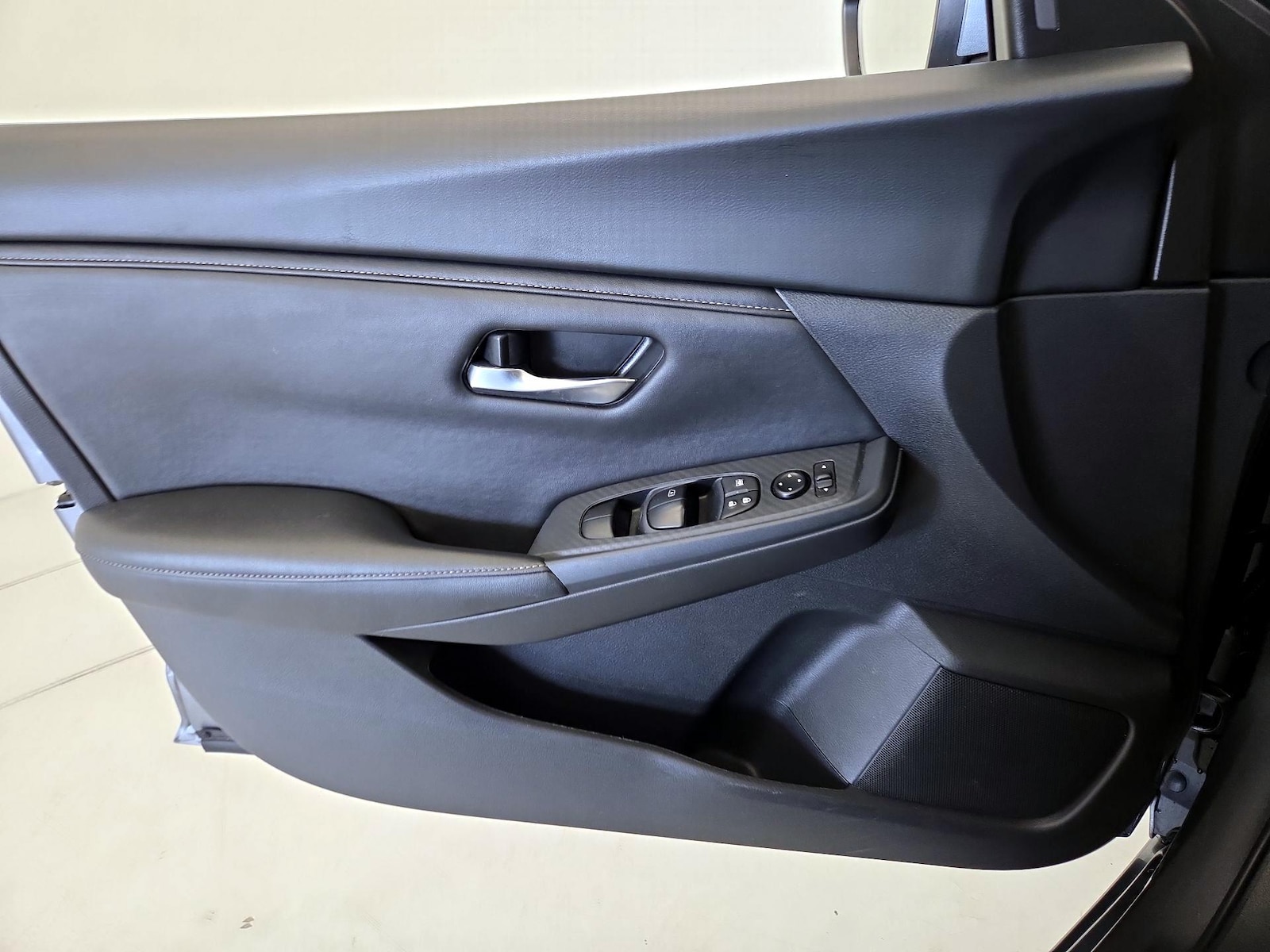 2025 Nissan Sentra SV - Photo 13