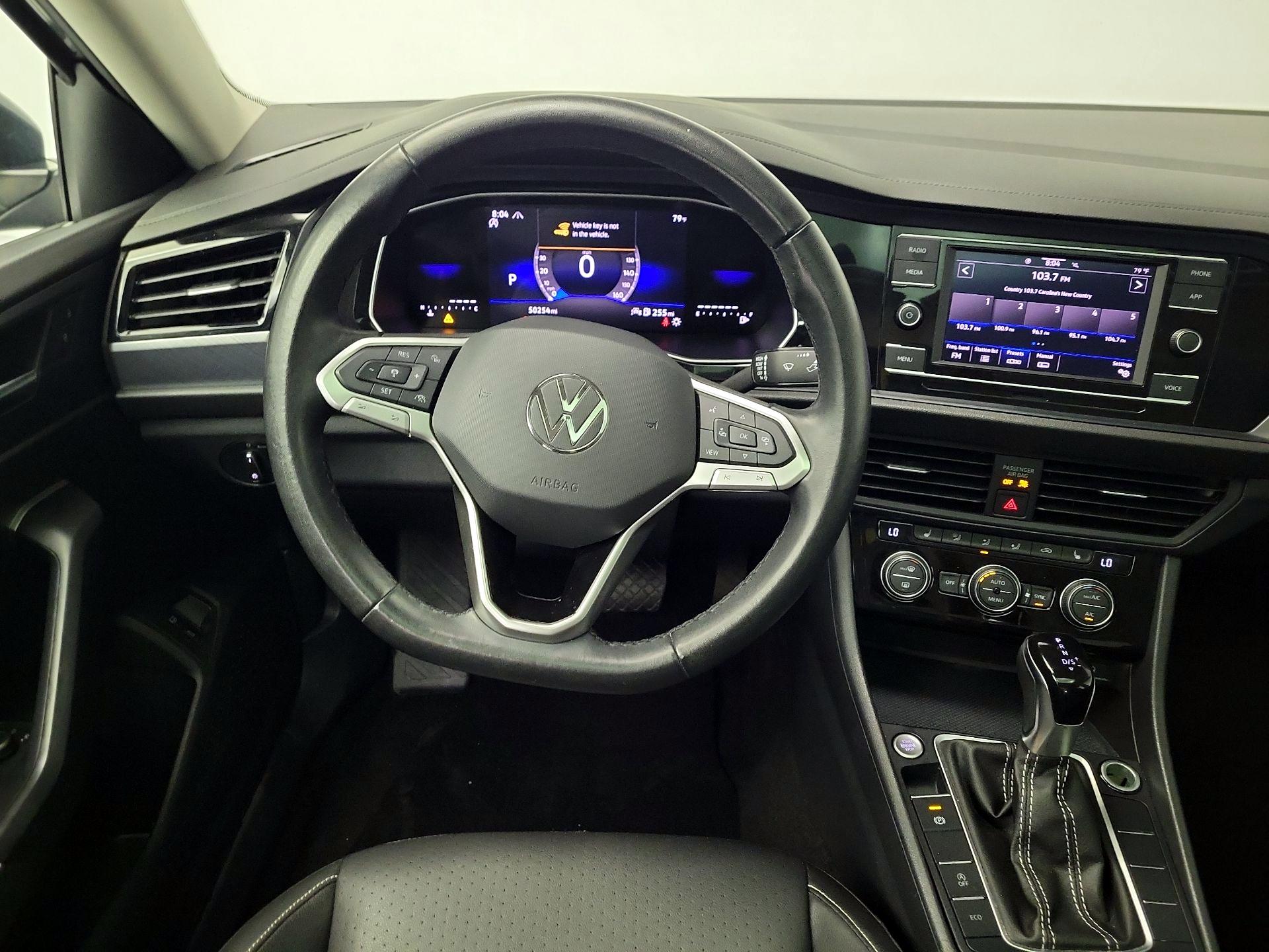 Thumbnail: 2024 Volkswagen Jetta - 10