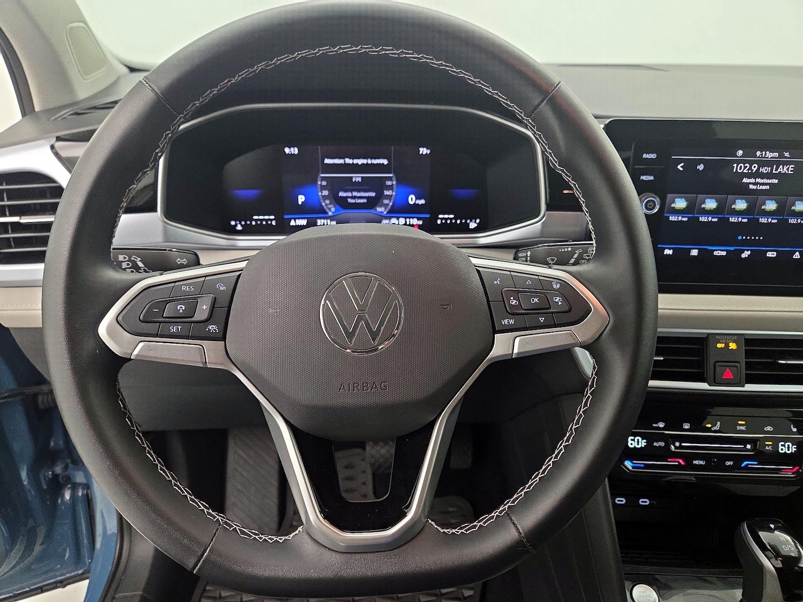 2025 Volkswagen Taos SE - Photo 11