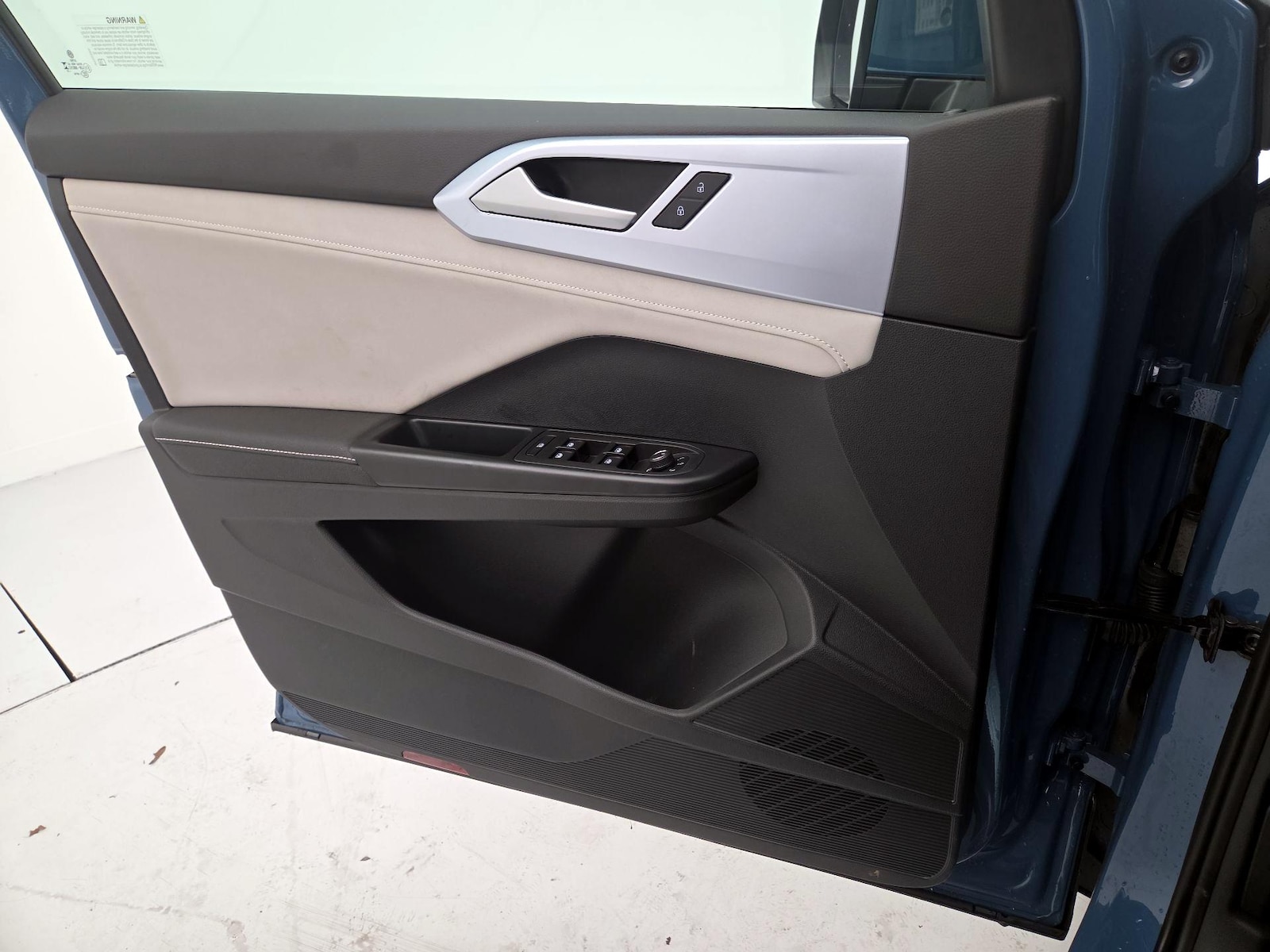 2025 Volkswagen Taos SE - Photo 13