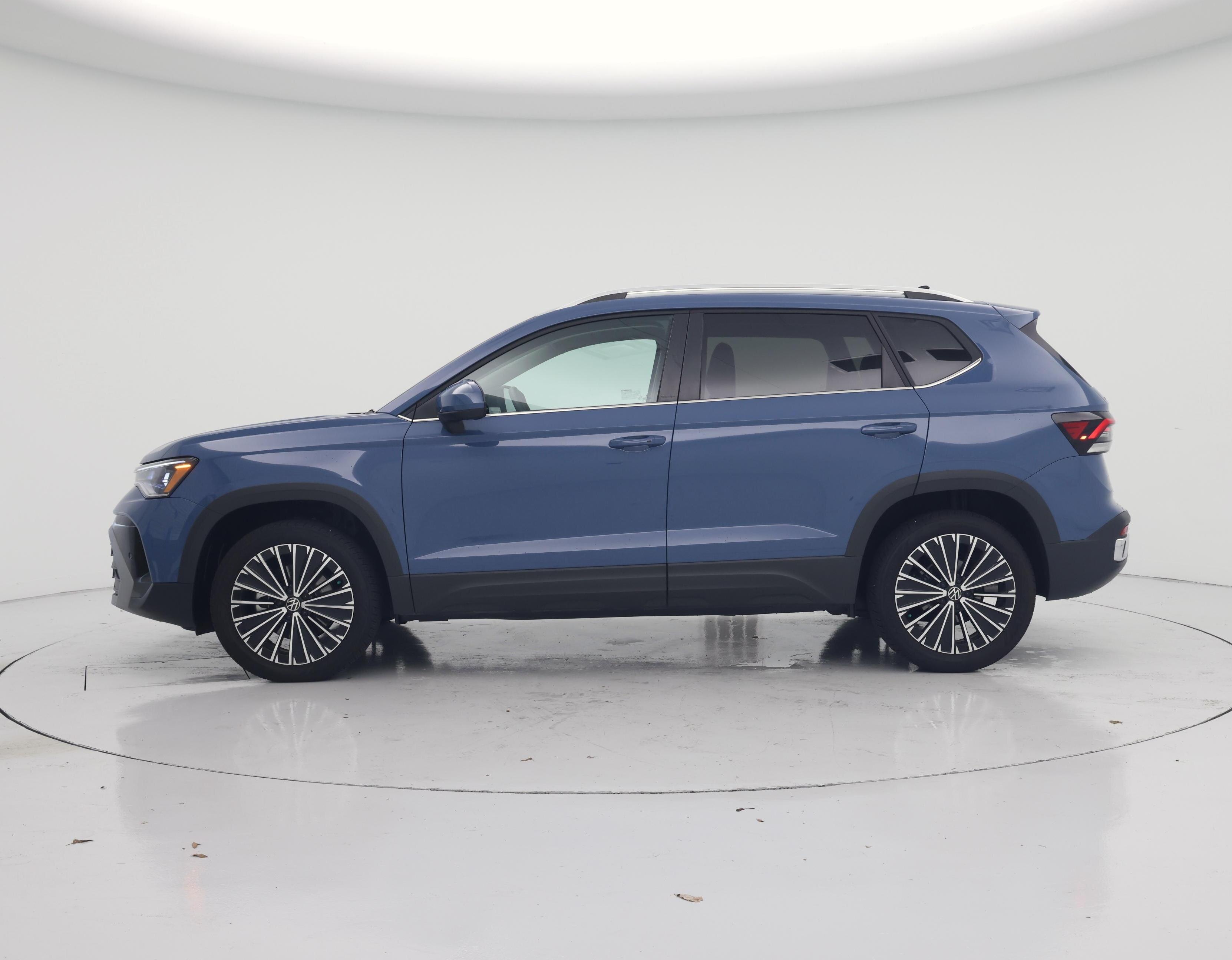 Thumbnail: 2025 Volkswagen Taos - 3