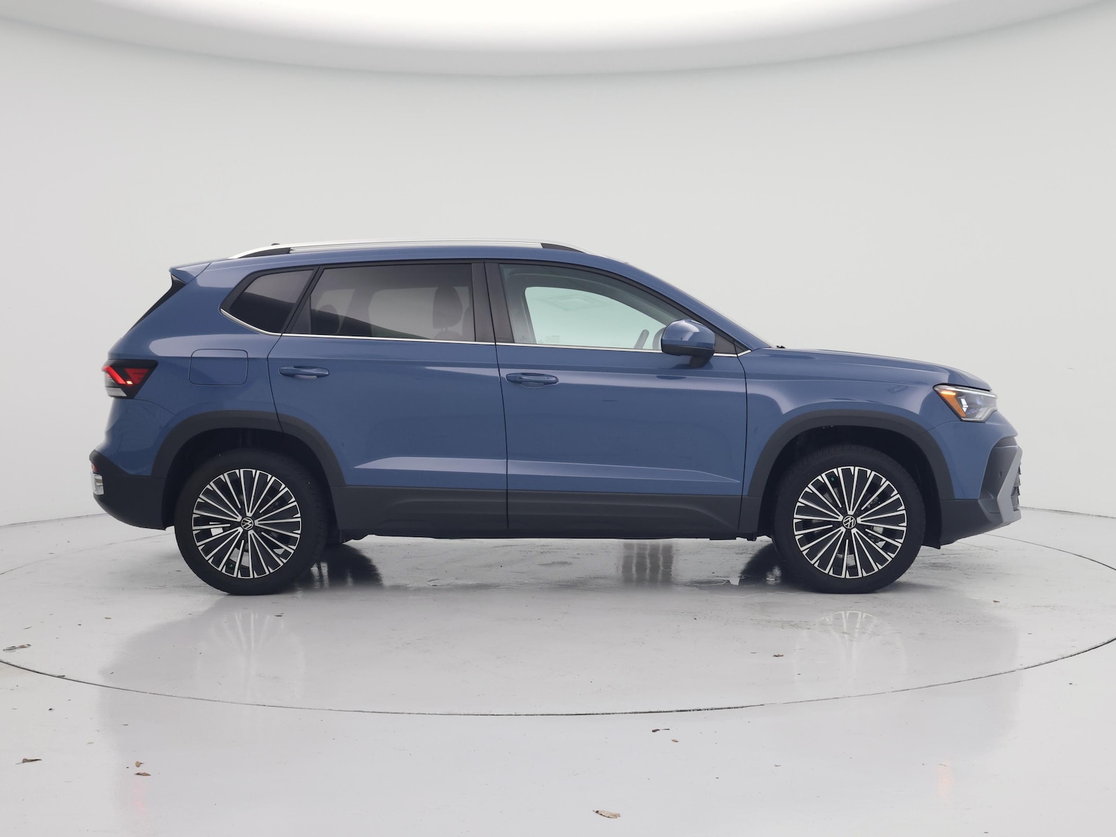 2025 Volkswagen Taos SE - Photo 8