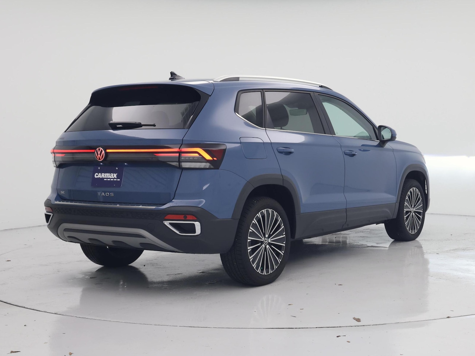 2025 Volkswagen Taos SE - Photo 9