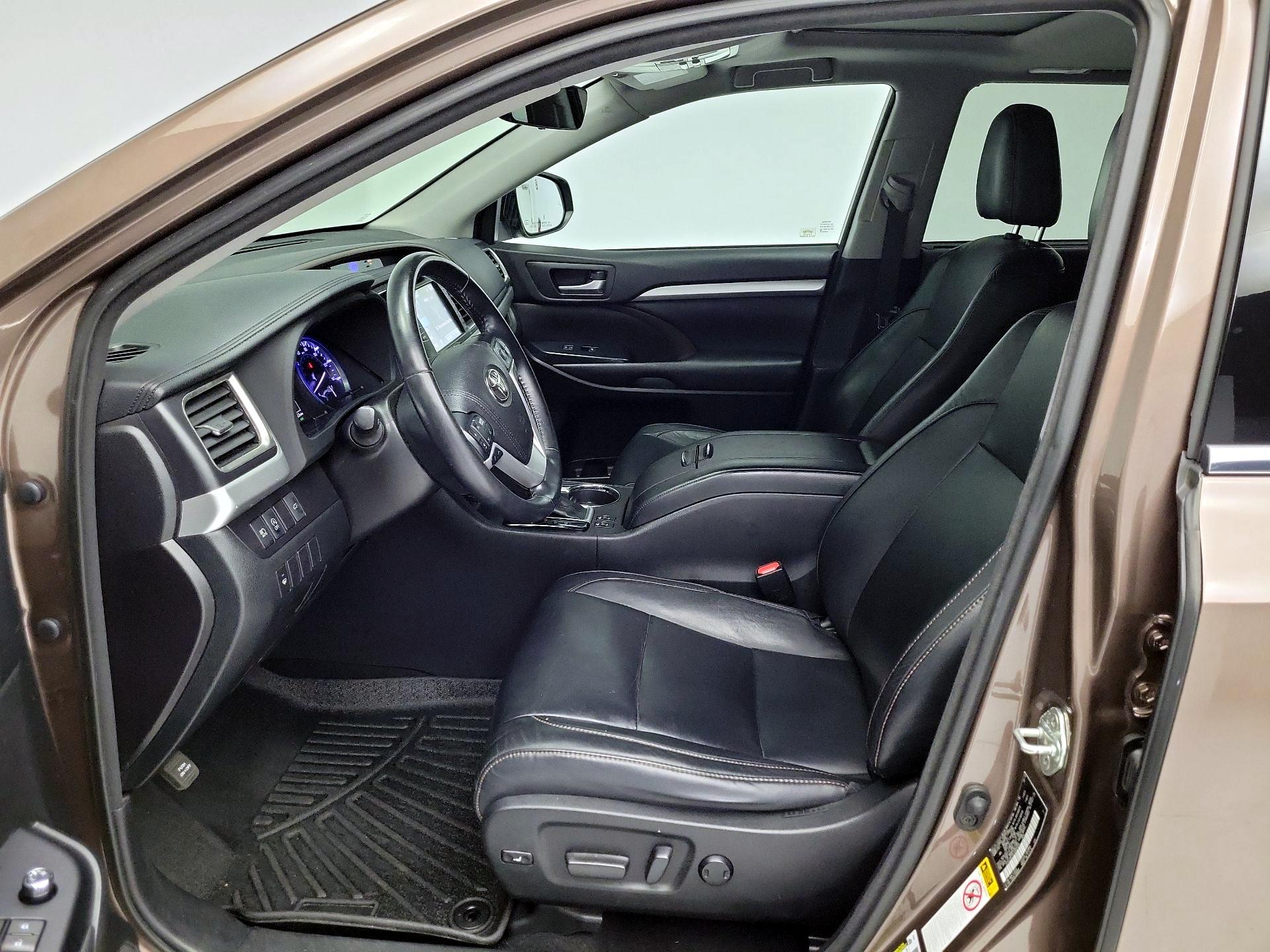 Thumbnail: 2018 Toyota Highlander - 11