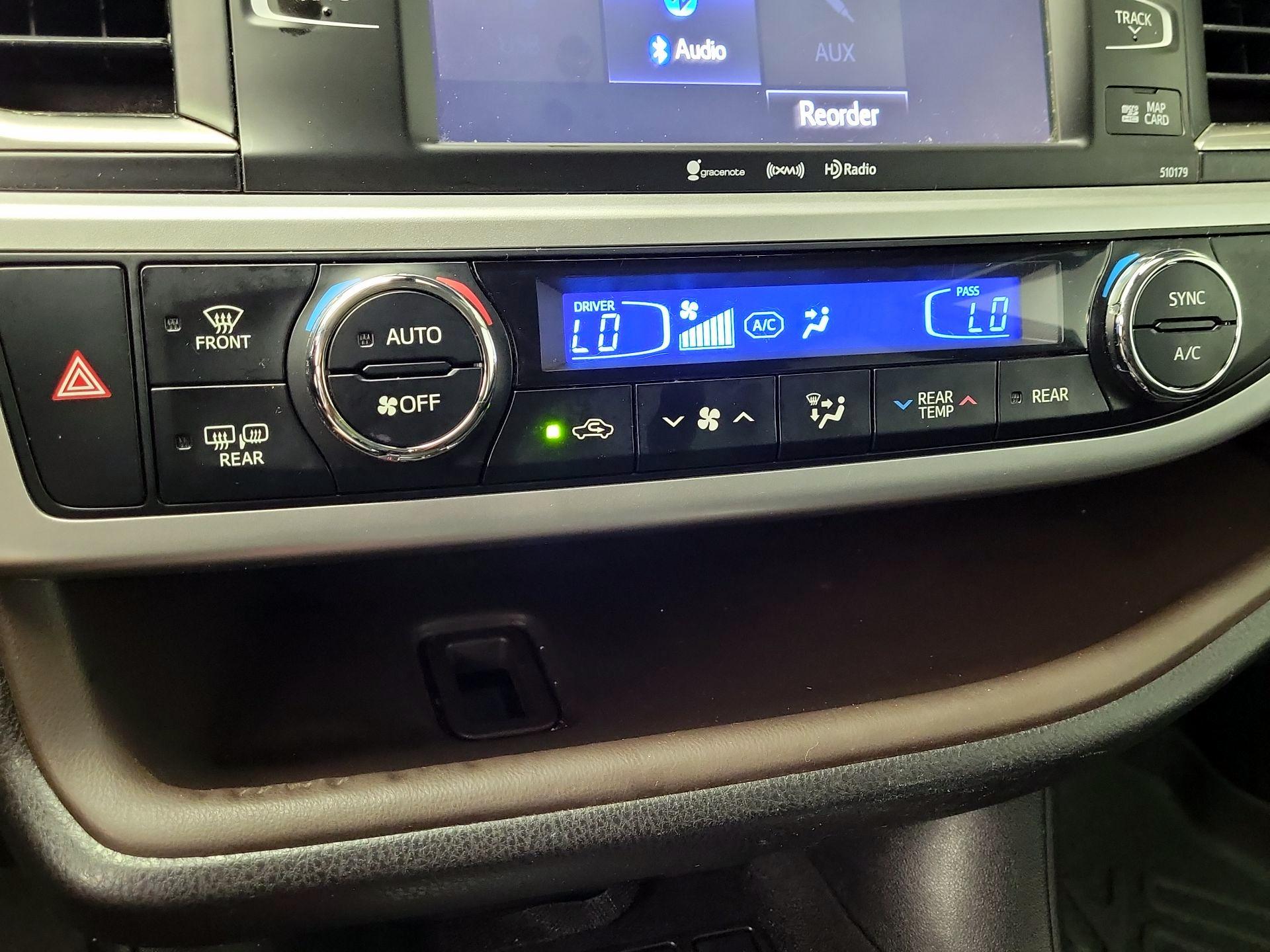 Thumbnail: 2018 Toyota Highlander - 16
