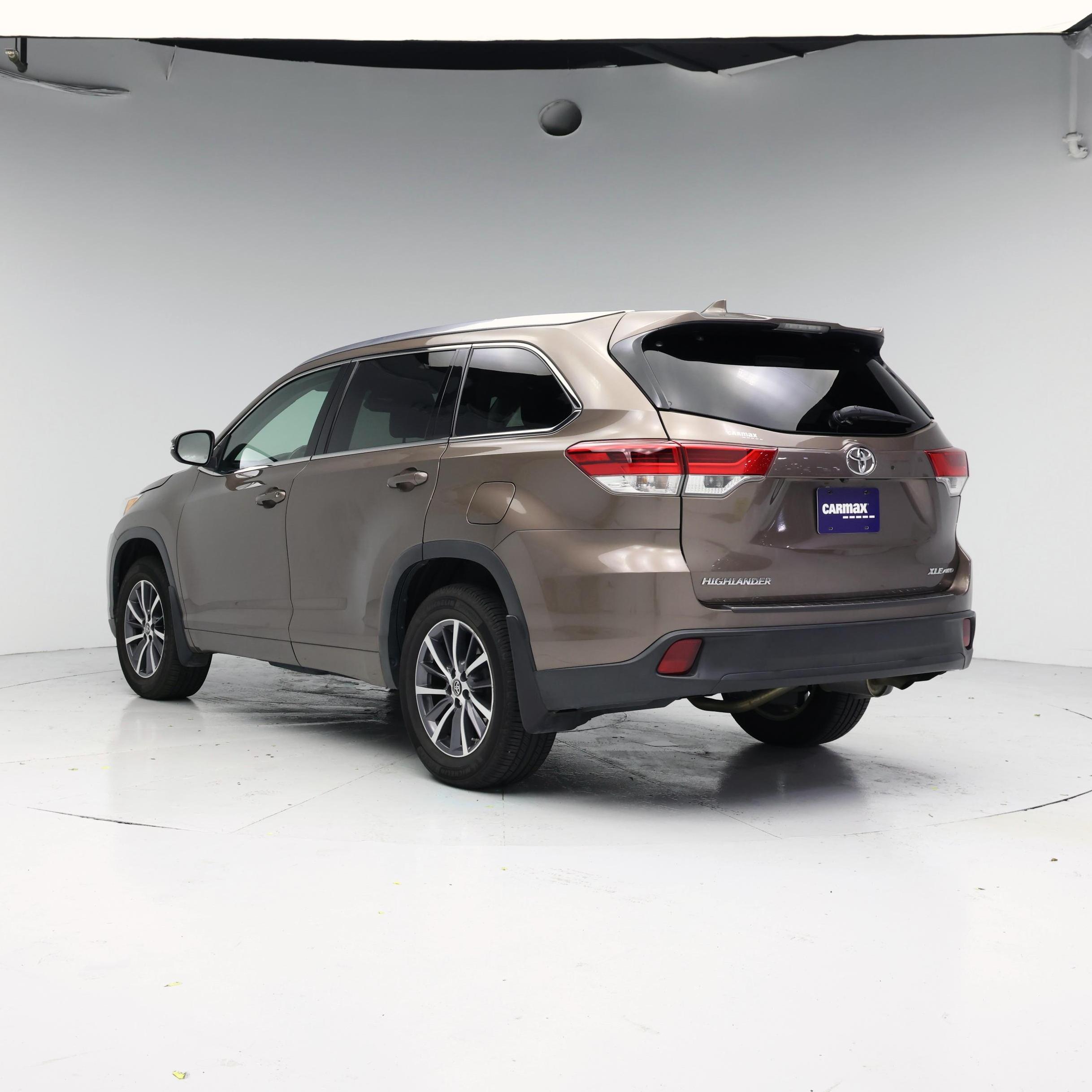 Thumbnail: 2018 Toyota Highlander - 2