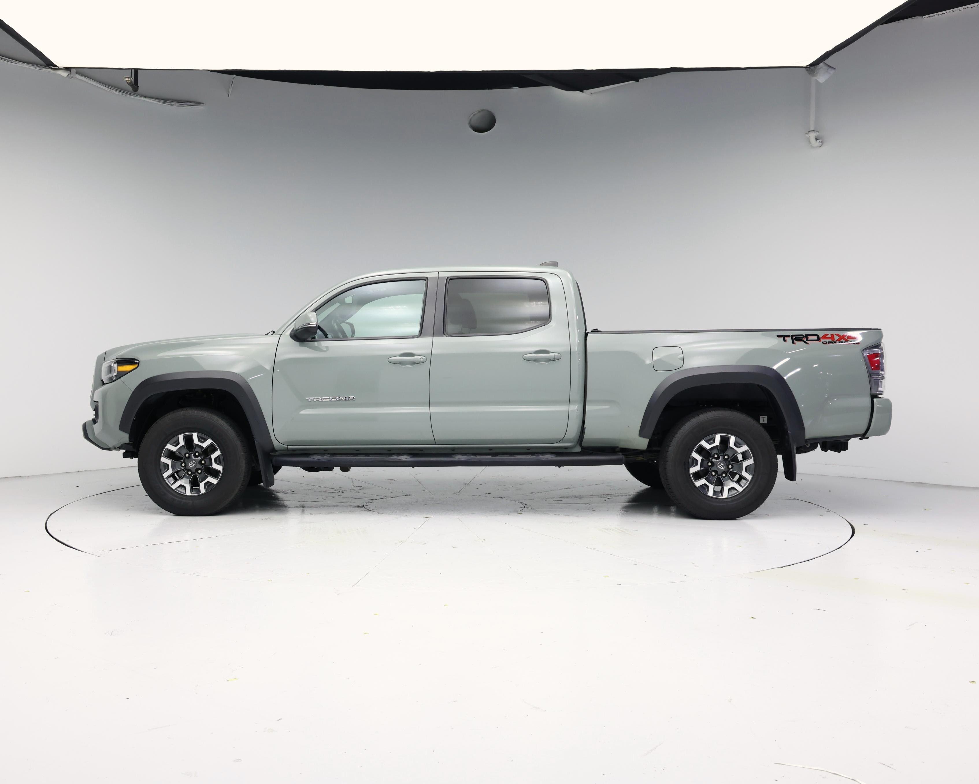 Thumbnail: 2022 Toyota Tacoma - 3