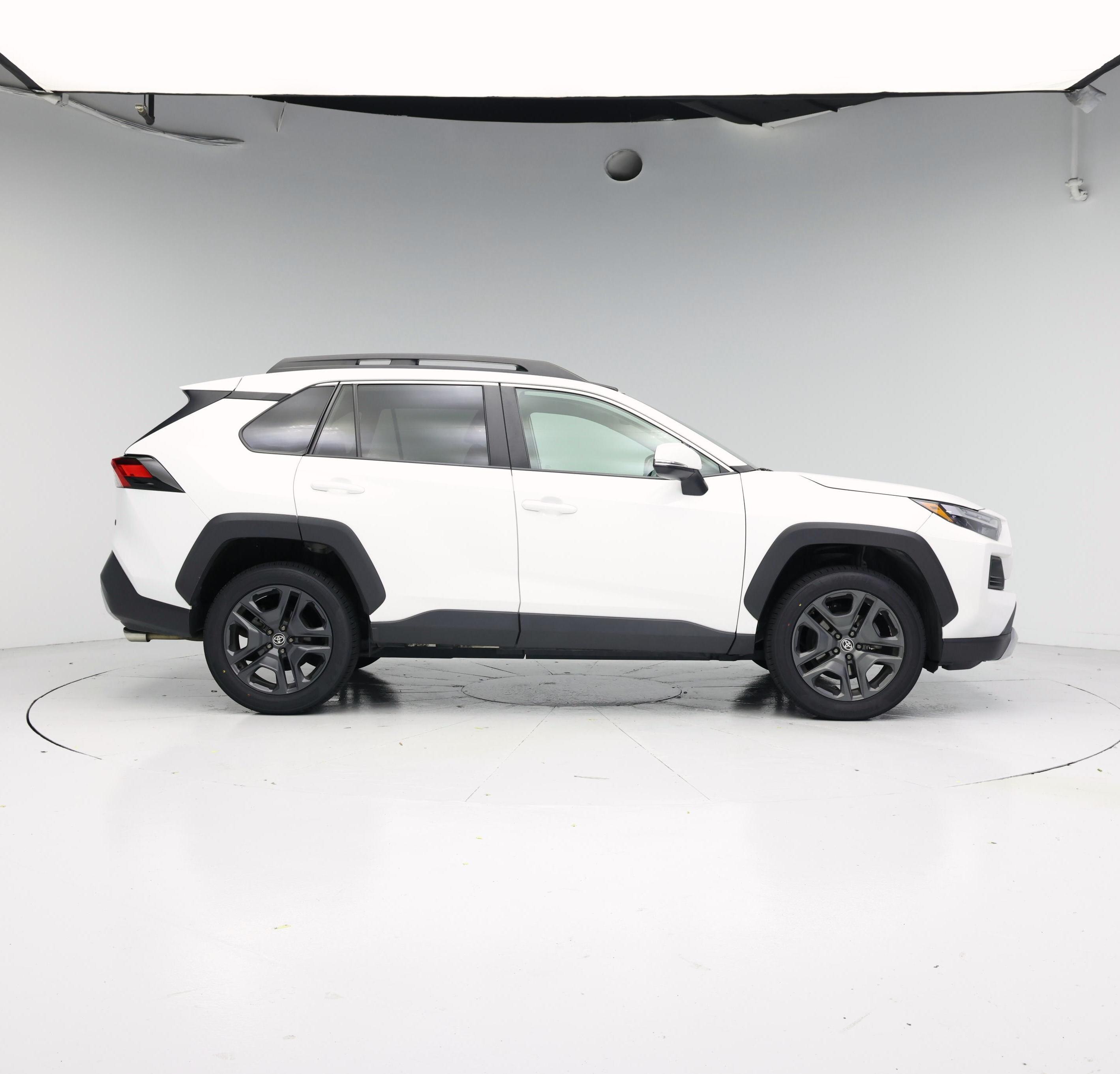 Thumbnail: 2022 Toyota RAV4 - 7