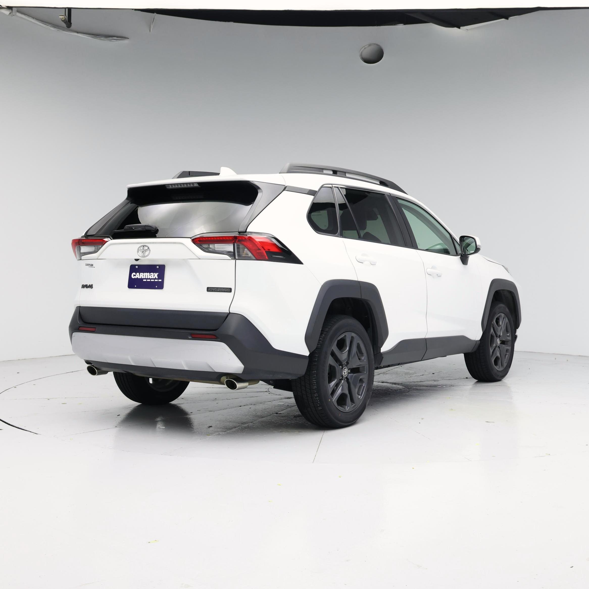 Thumbnail: 2022 Toyota RAV4 - 8