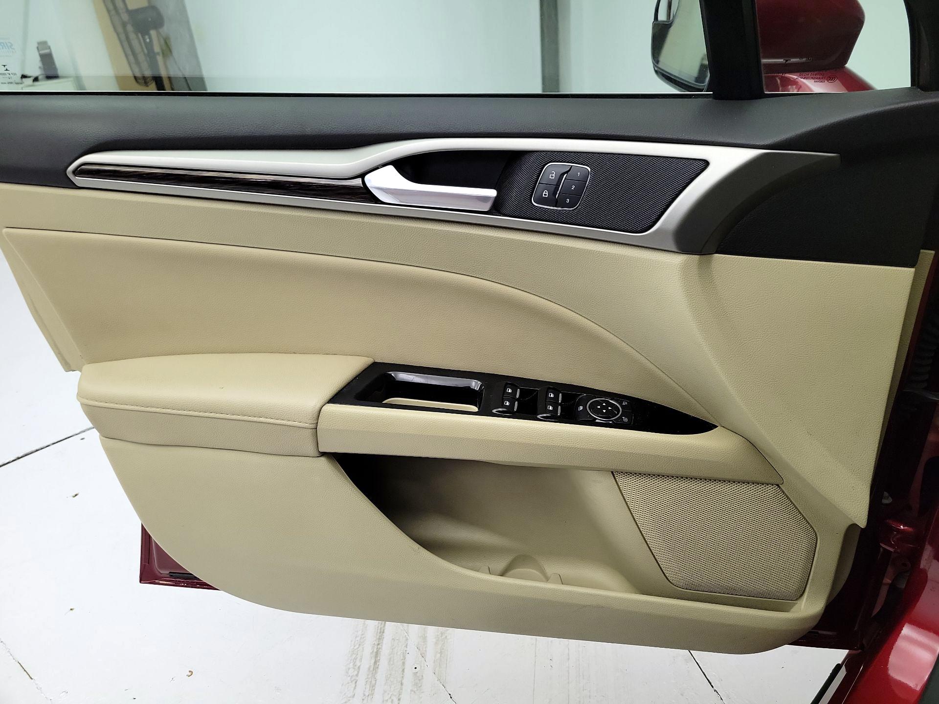Thumbnail: 2015 Ford Fusion - 12