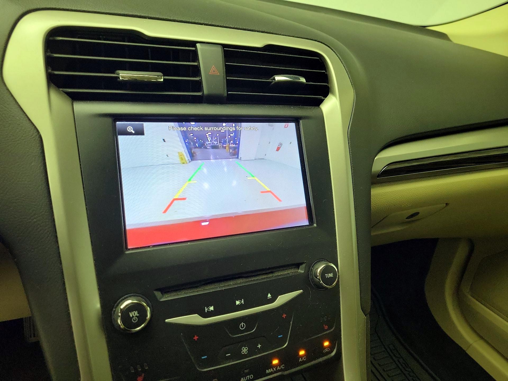 Thumbnail: 2015 Ford Fusion - 15