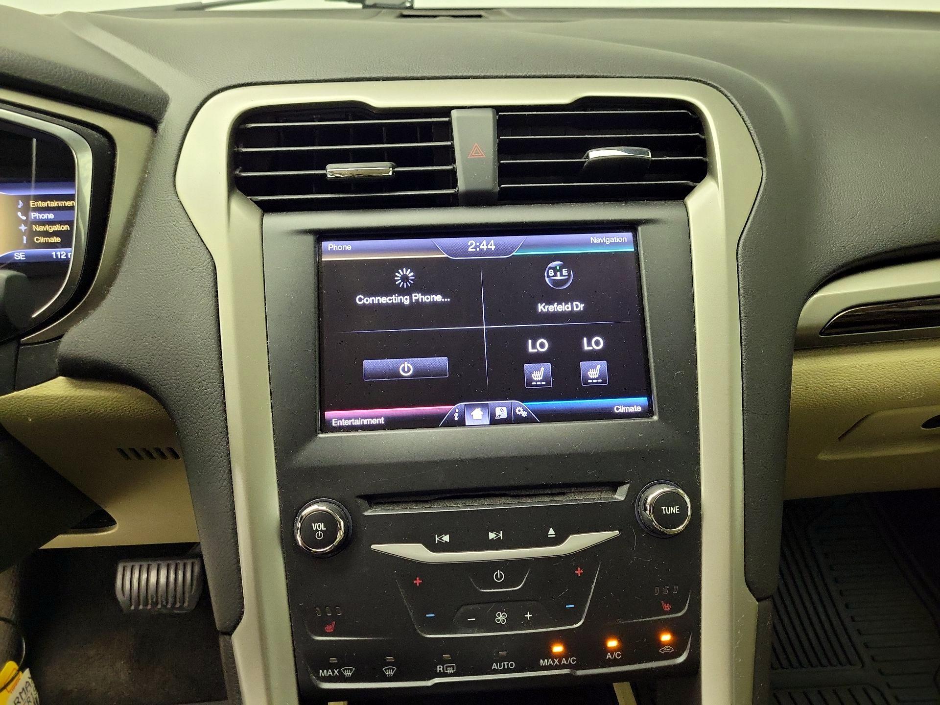 Thumbnail: 2015 Ford Fusion - 16