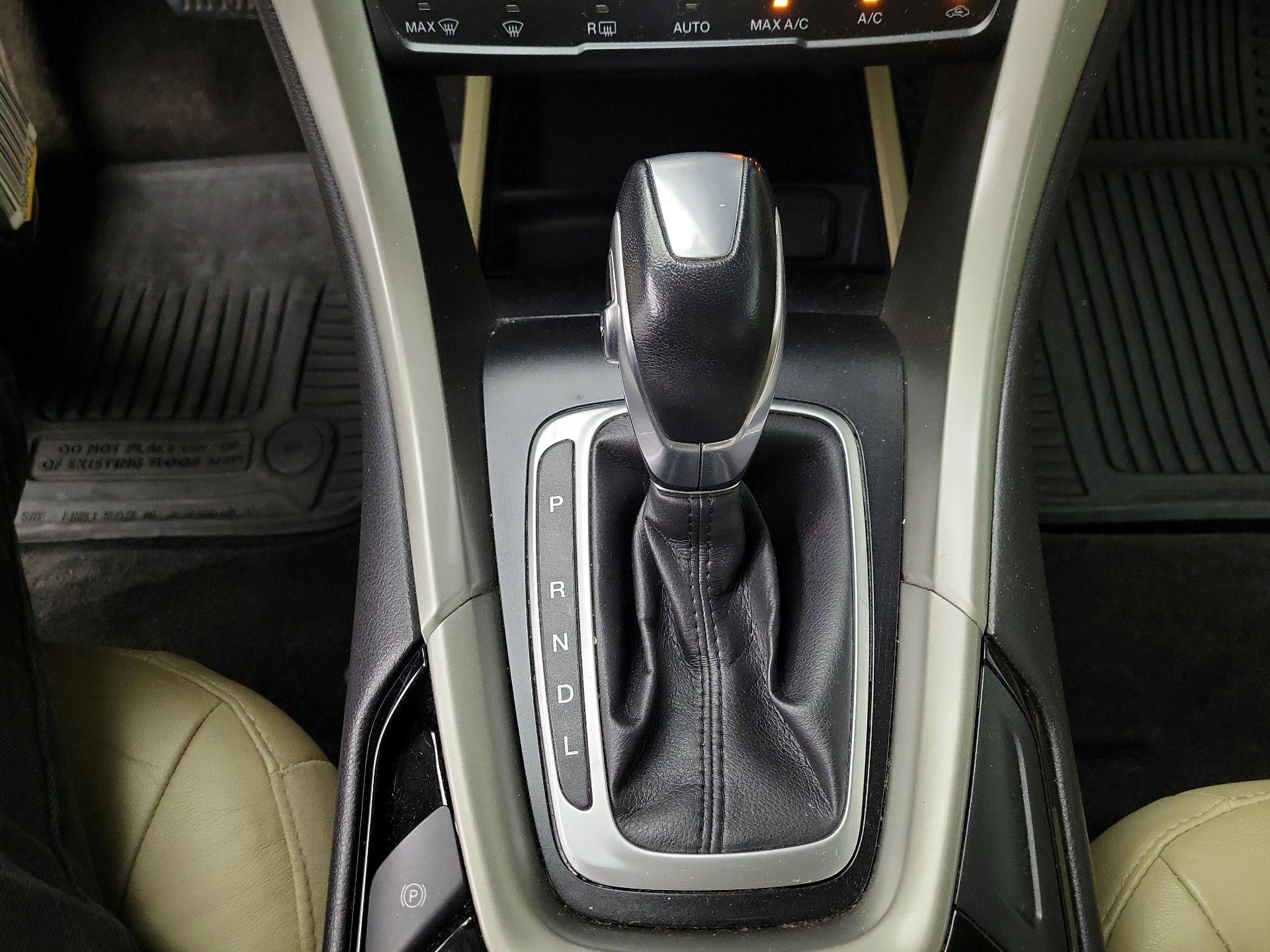 Thumbnail: 2015 Ford Fusion - 18