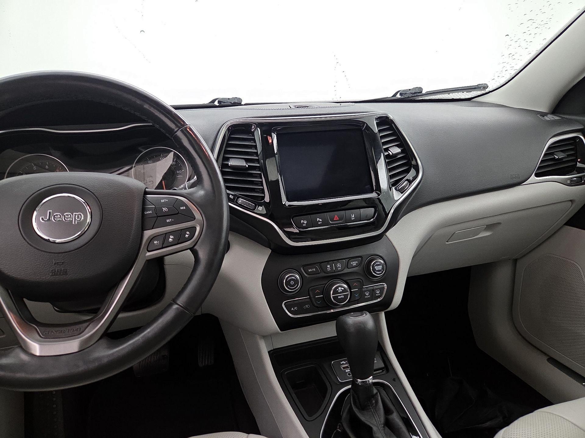 Thumbnail: 2021 Jeep Cherokee - 9