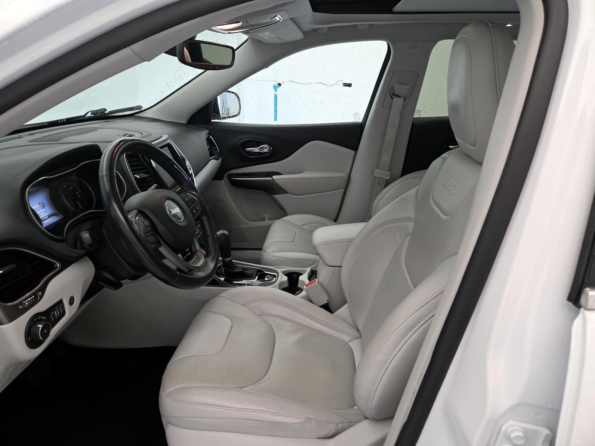 Thumbnail: 2021 Jeep Cherokee - 11