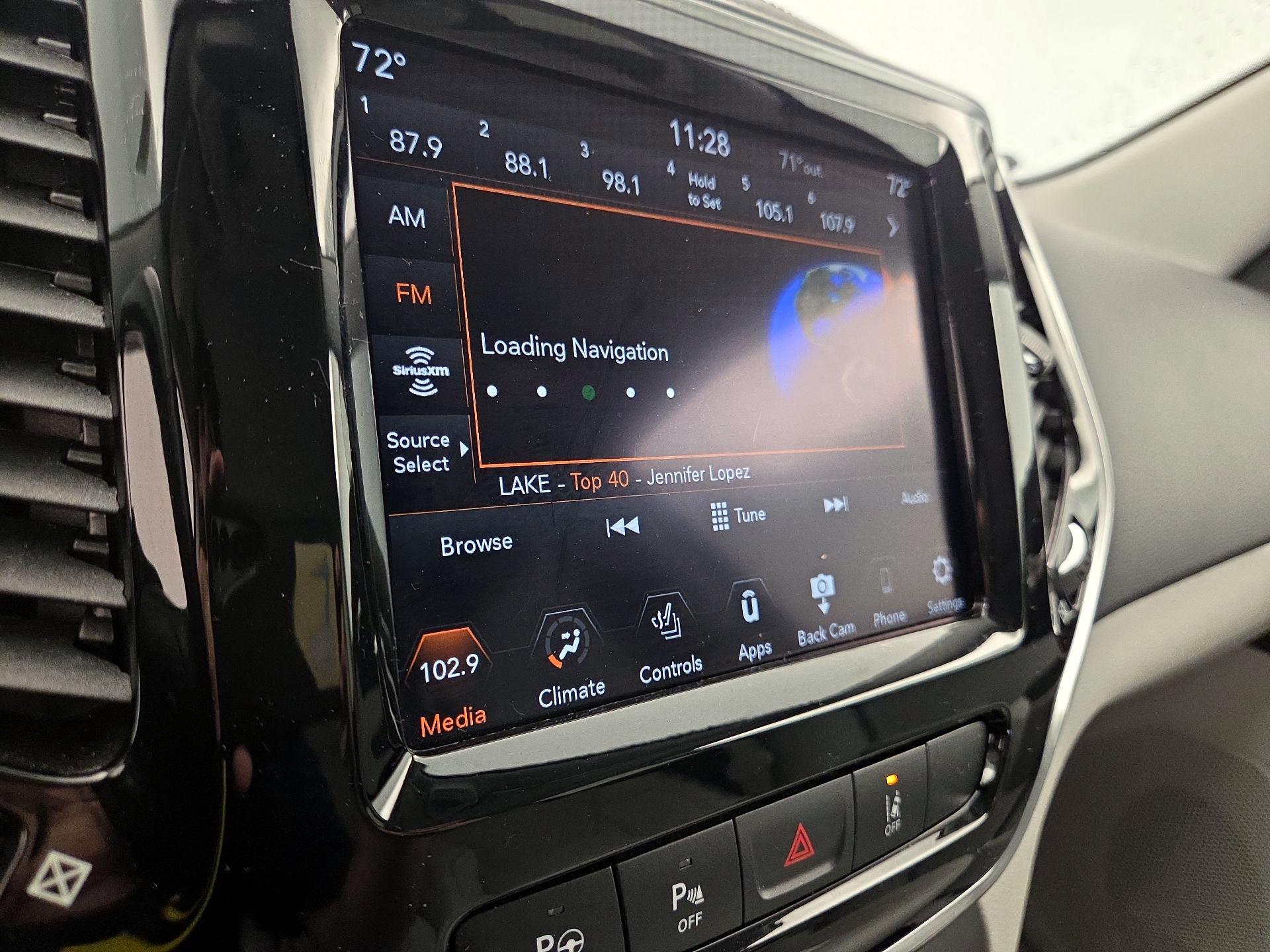 Thumbnail: 2021 Jeep Cherokee - 15
