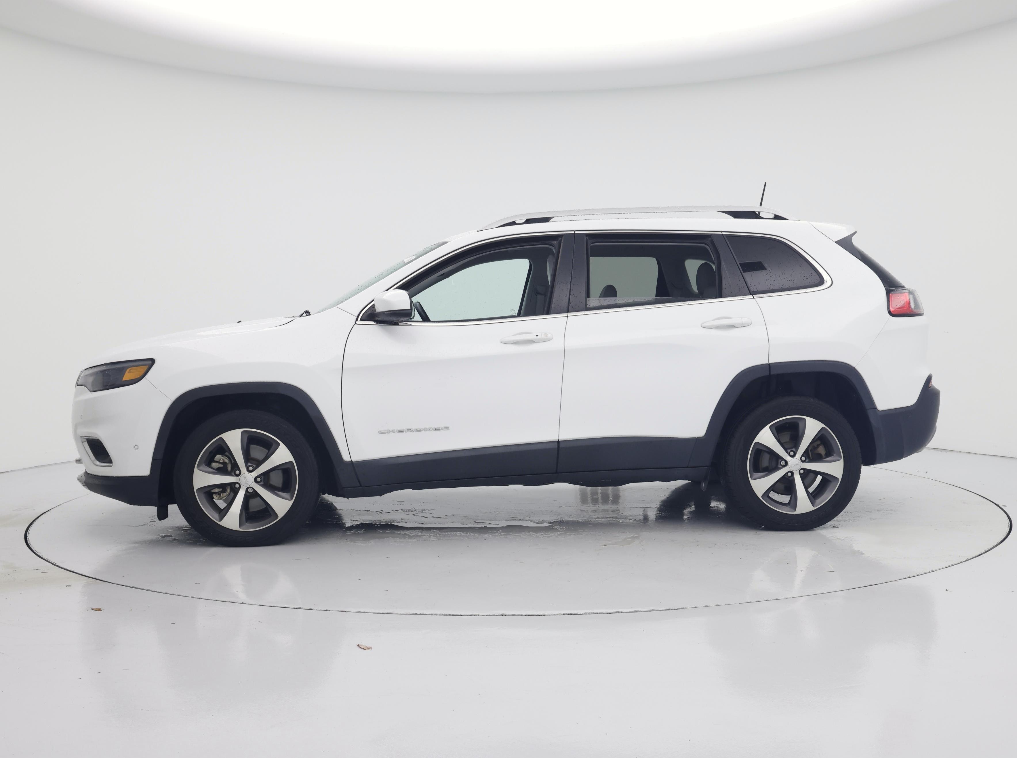 Thumbnail: 2021 Jeep Cherokee - 3