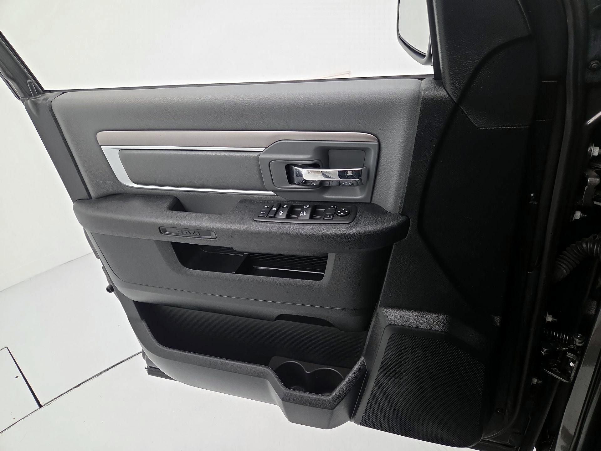 Thumbnail: 2024 RAM 1500 Classic - 12