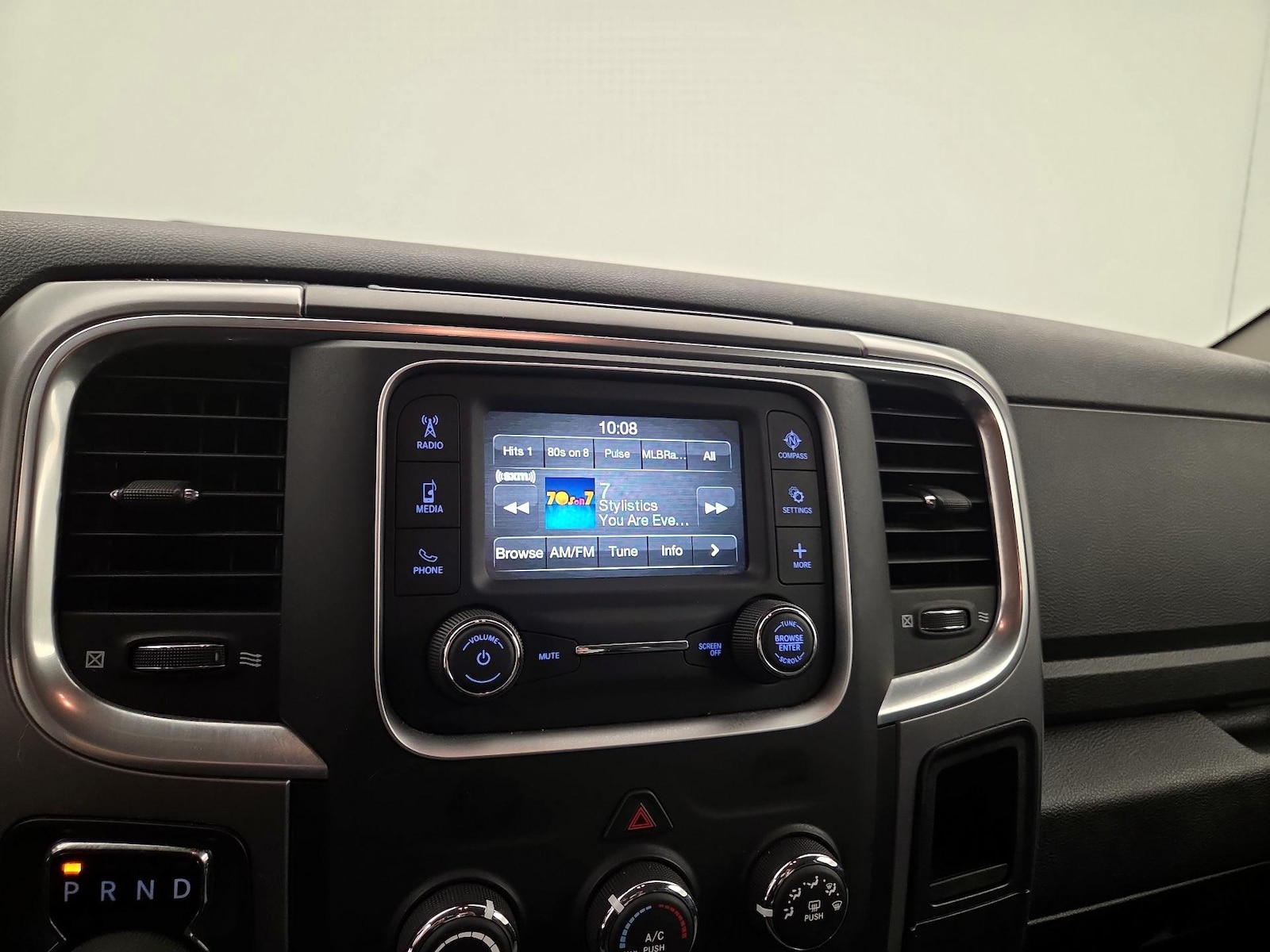 2024 RAM Ram 1500 Classic SLT - Photo 15