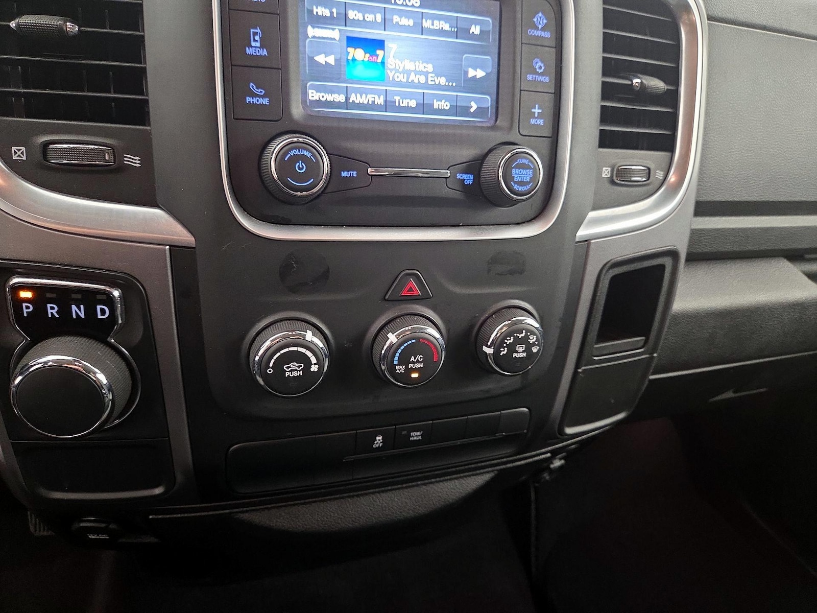 2024 RAM Ram 1500 Classic SLT - Photo 16