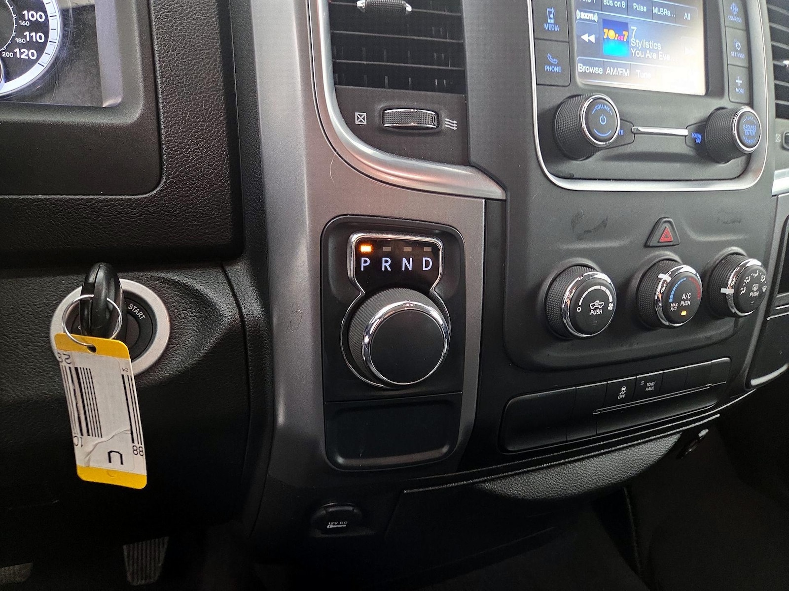 2024 RAM Ram 1500 Classic SLT - Photo 17