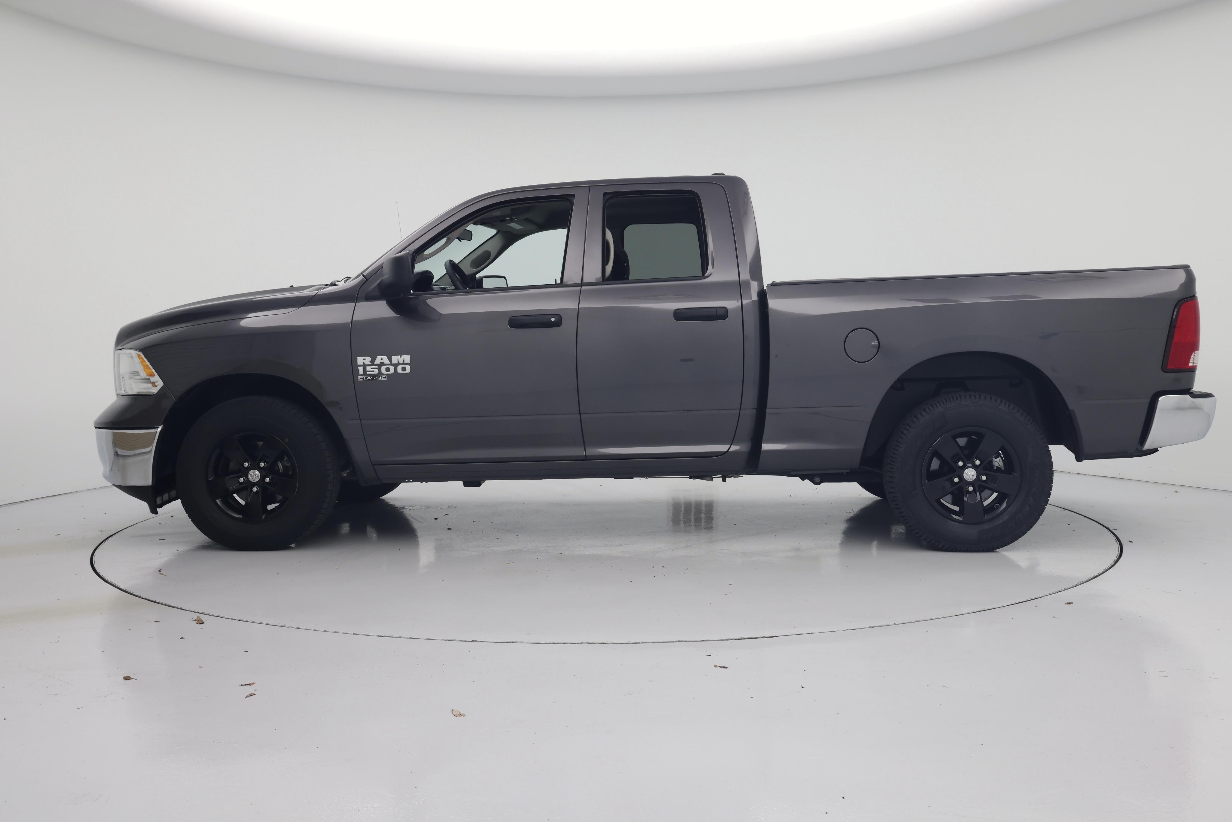 Thumbnail: 2024 RAM 1500 Classic - 3