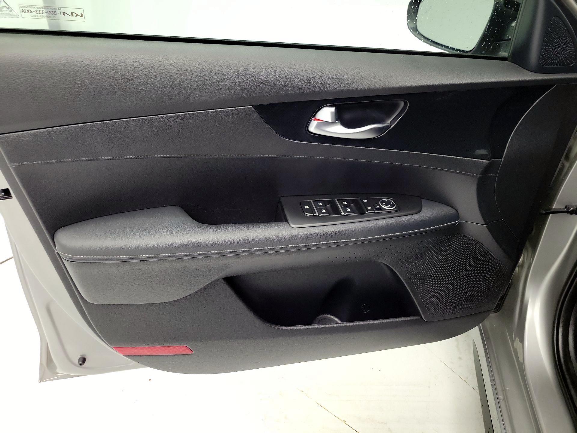 Thumbnail: 2023 Kia Forte - 12
