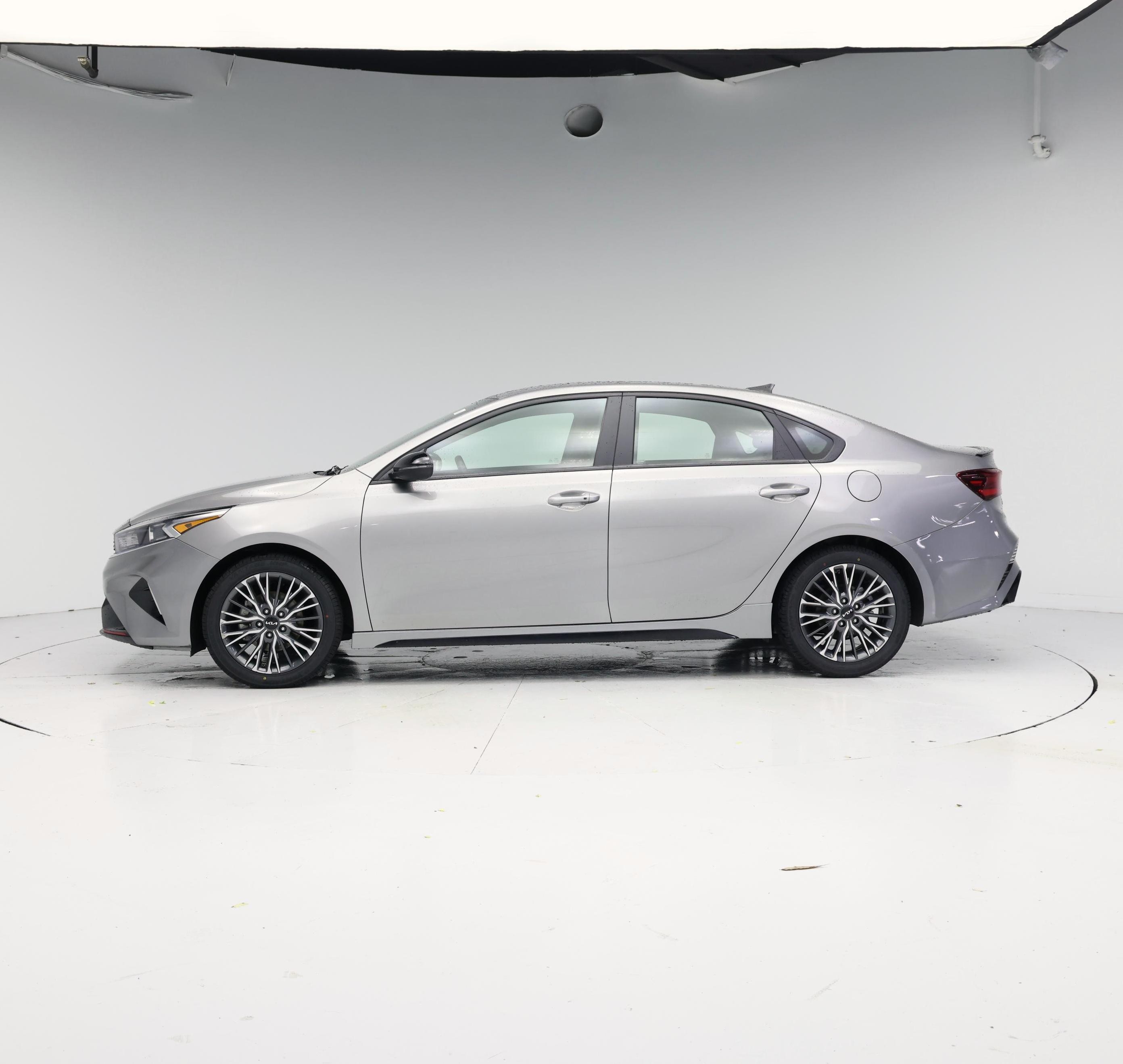 Thumbnail: 2023 Kia Forte - 3