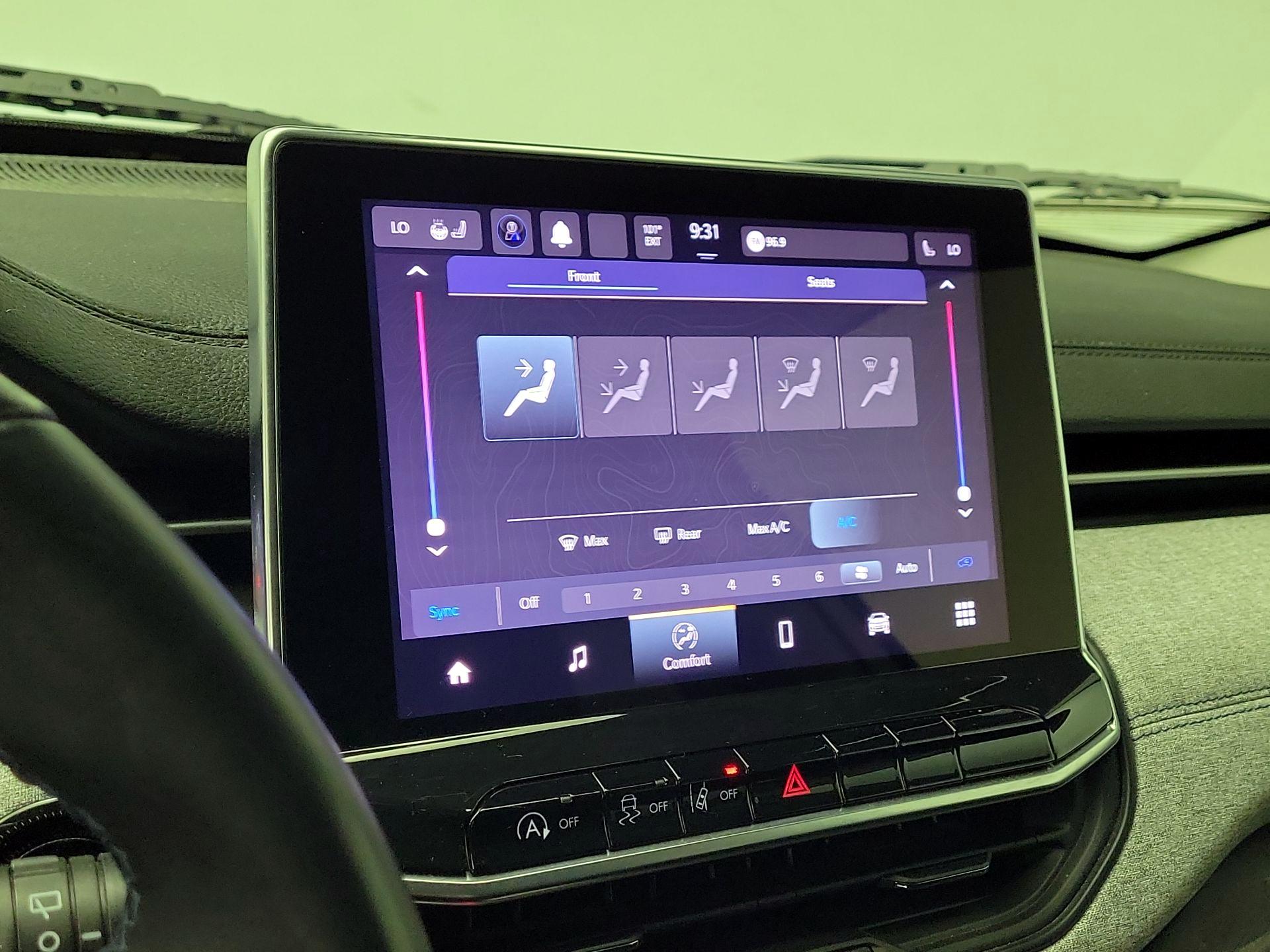 Thumbnail: 2022 Jeep Compass - 16