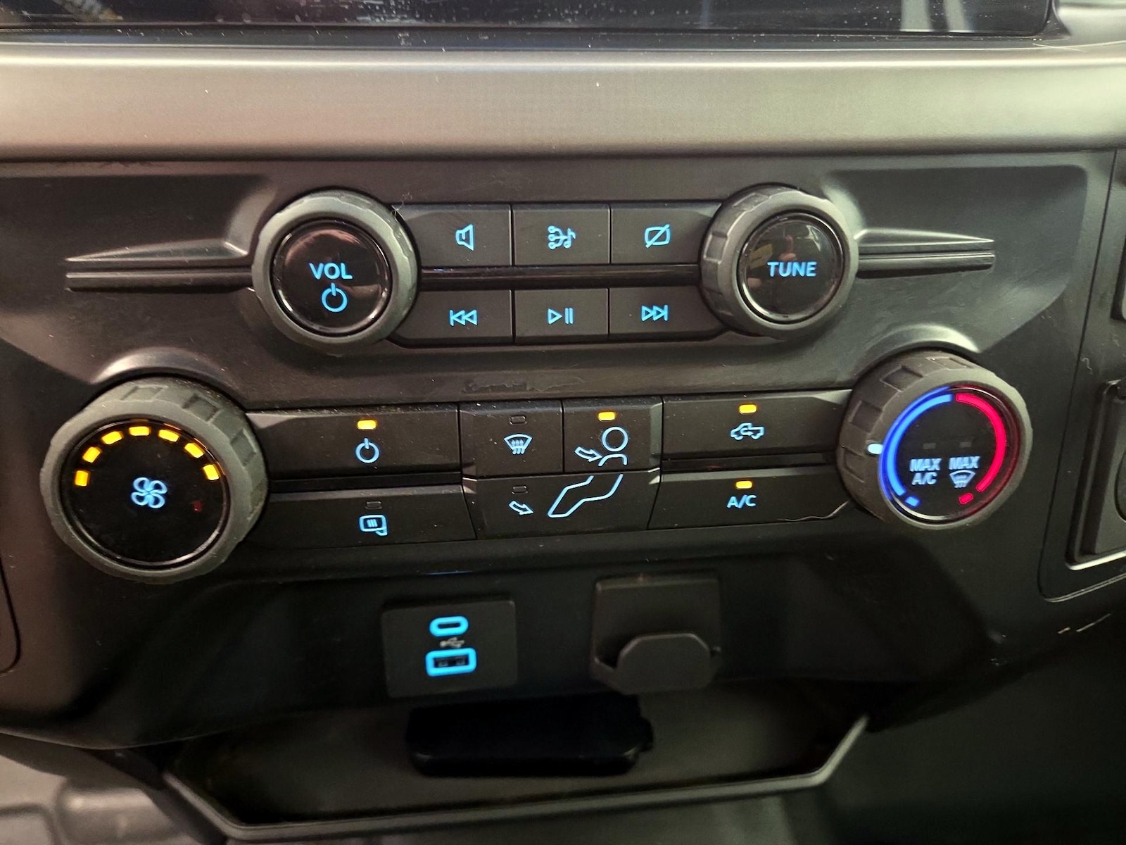 2024 Ford F-150 XL - Photo 18