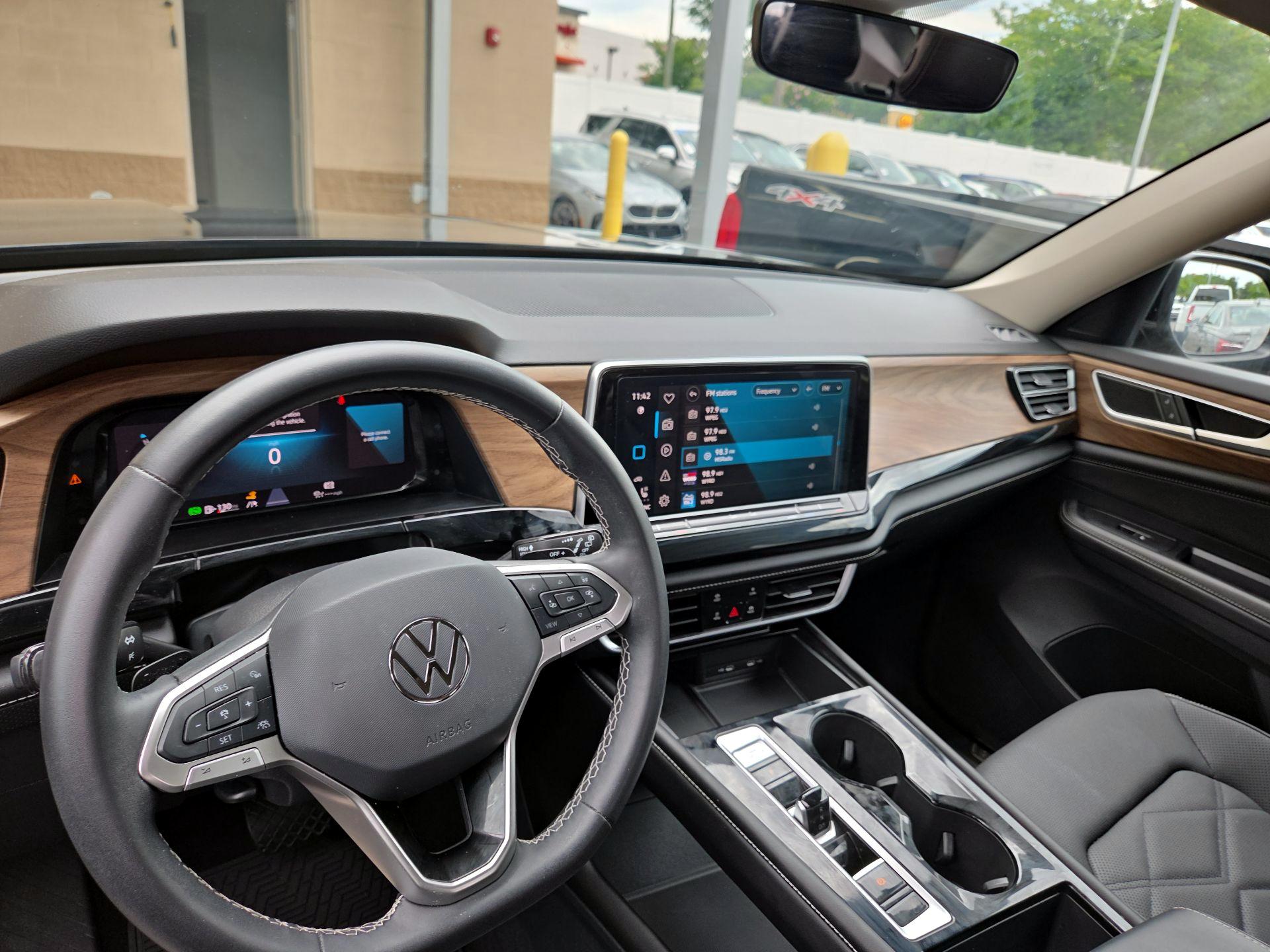 Thumbnail: 2024 Volkswagen Atlas - 9