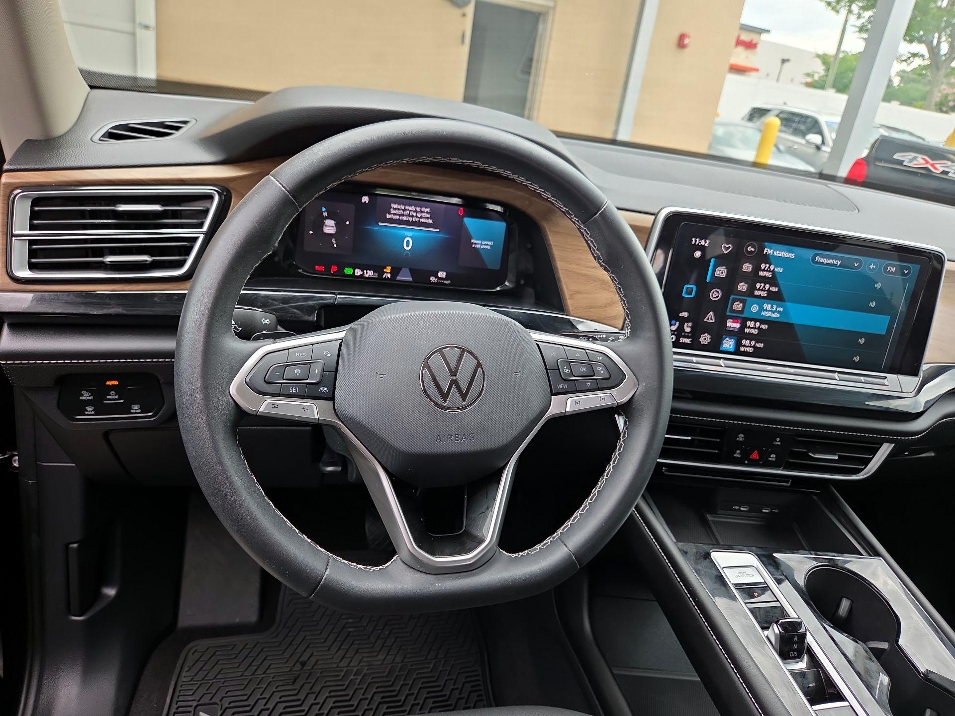Thumbnail: 2024 Volkswagen Atlas - 10
