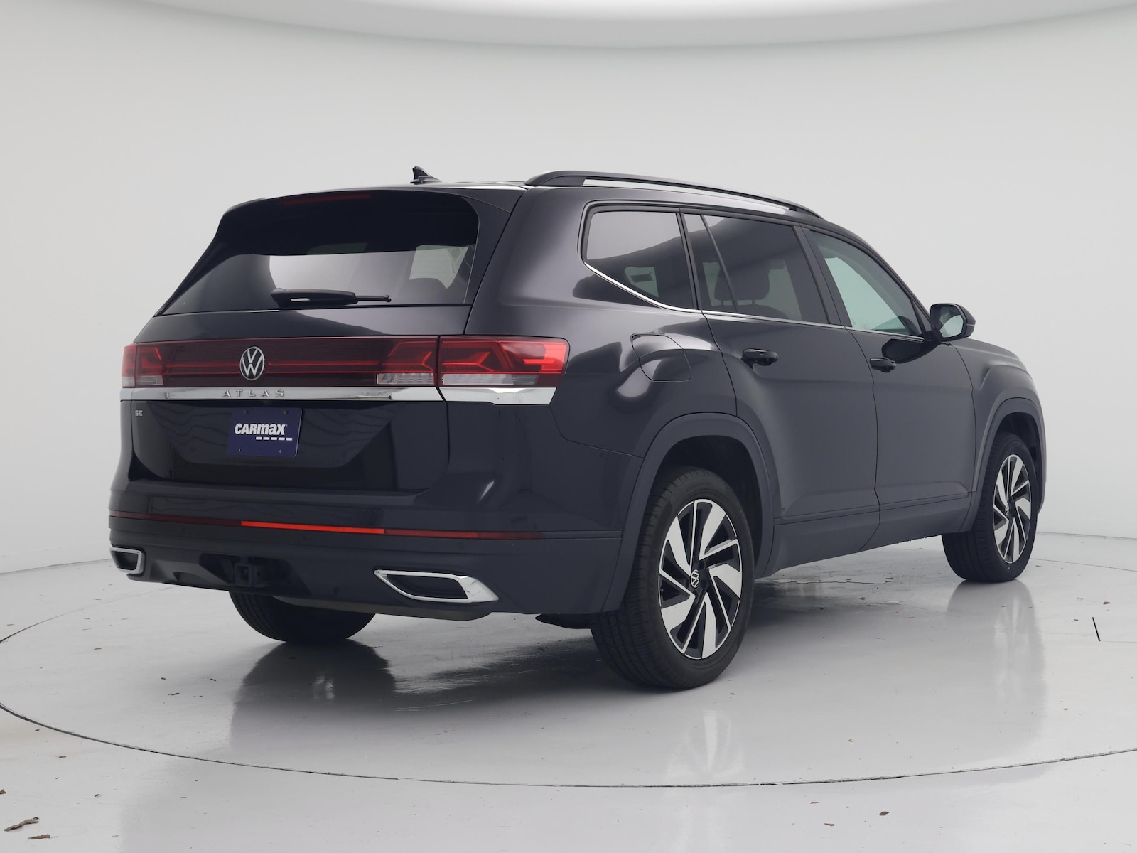2024 Volkswagen Atlas SE w/Tech - Photo 9