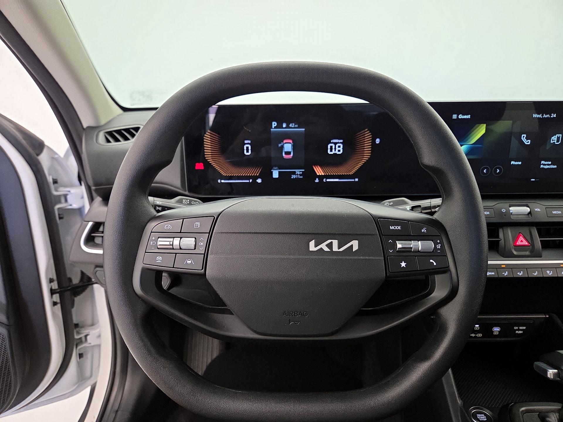 Thumbnail: 2025 Kia K4 - 10
