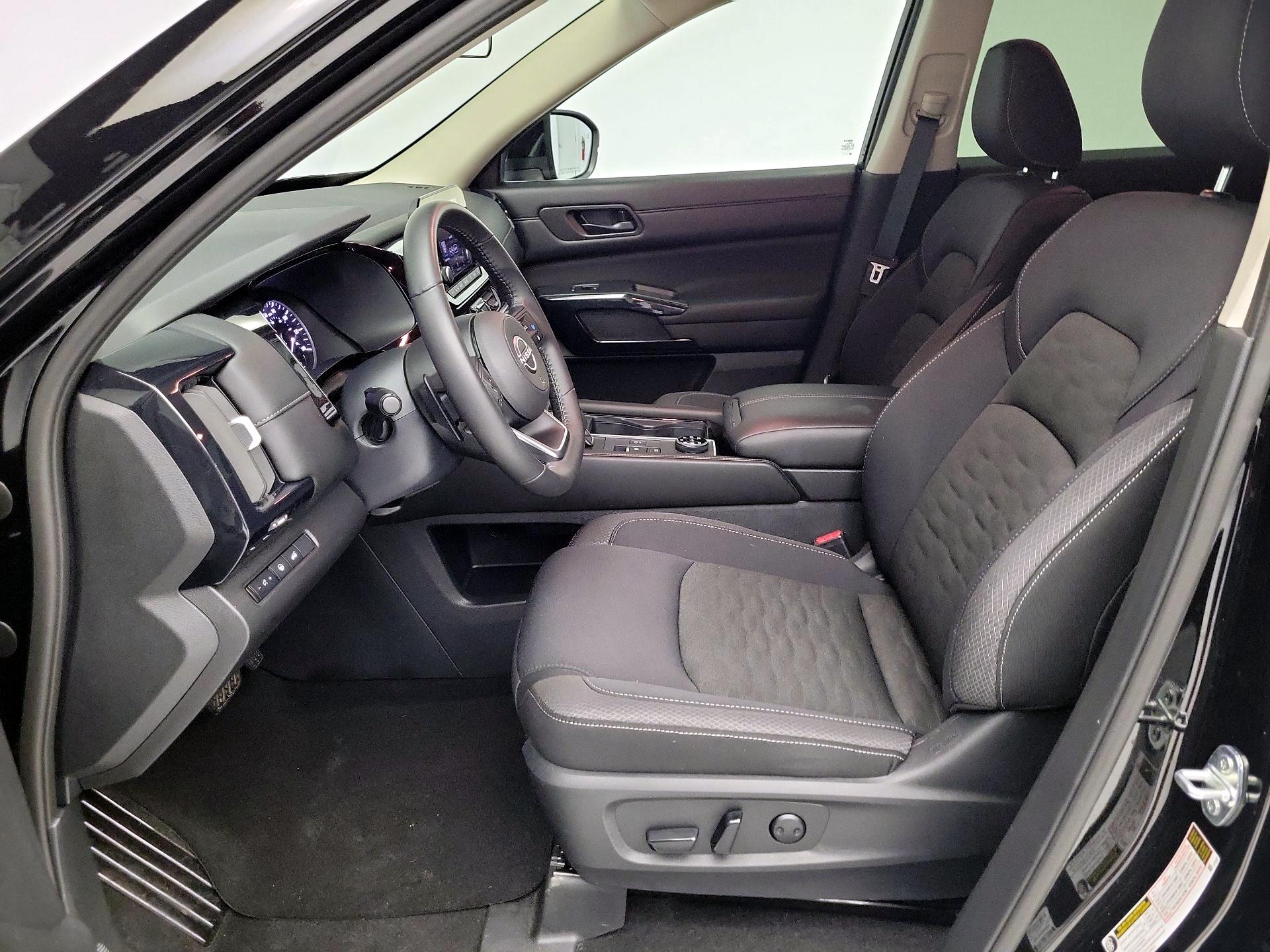 Thumbnail: 2025 Nissan Pathfinder - 11
