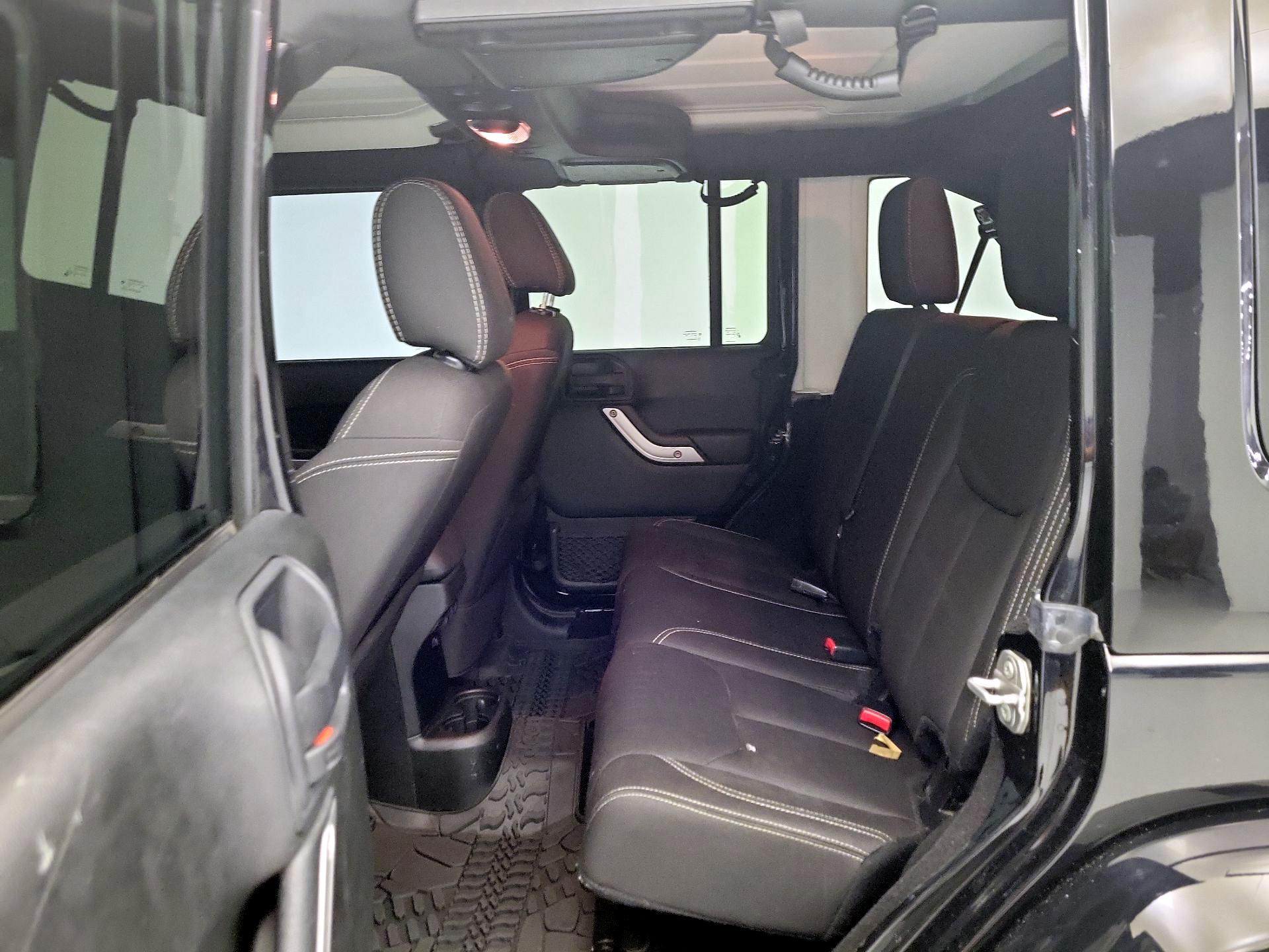 Thumbnail: 2016 Jeep Wrangler - 19