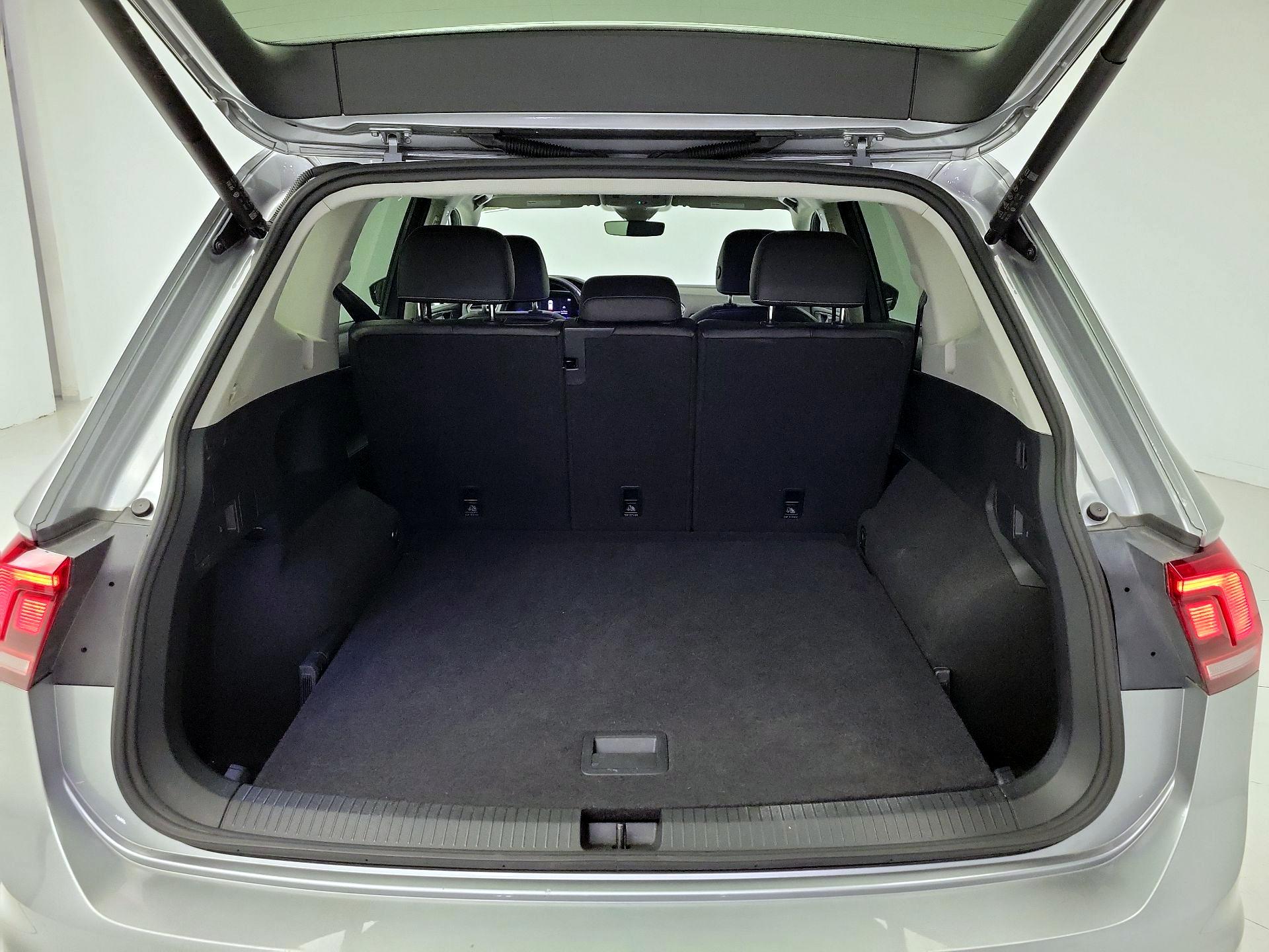 Thumbnail: 2024 Volkswagen Tiguan - 20