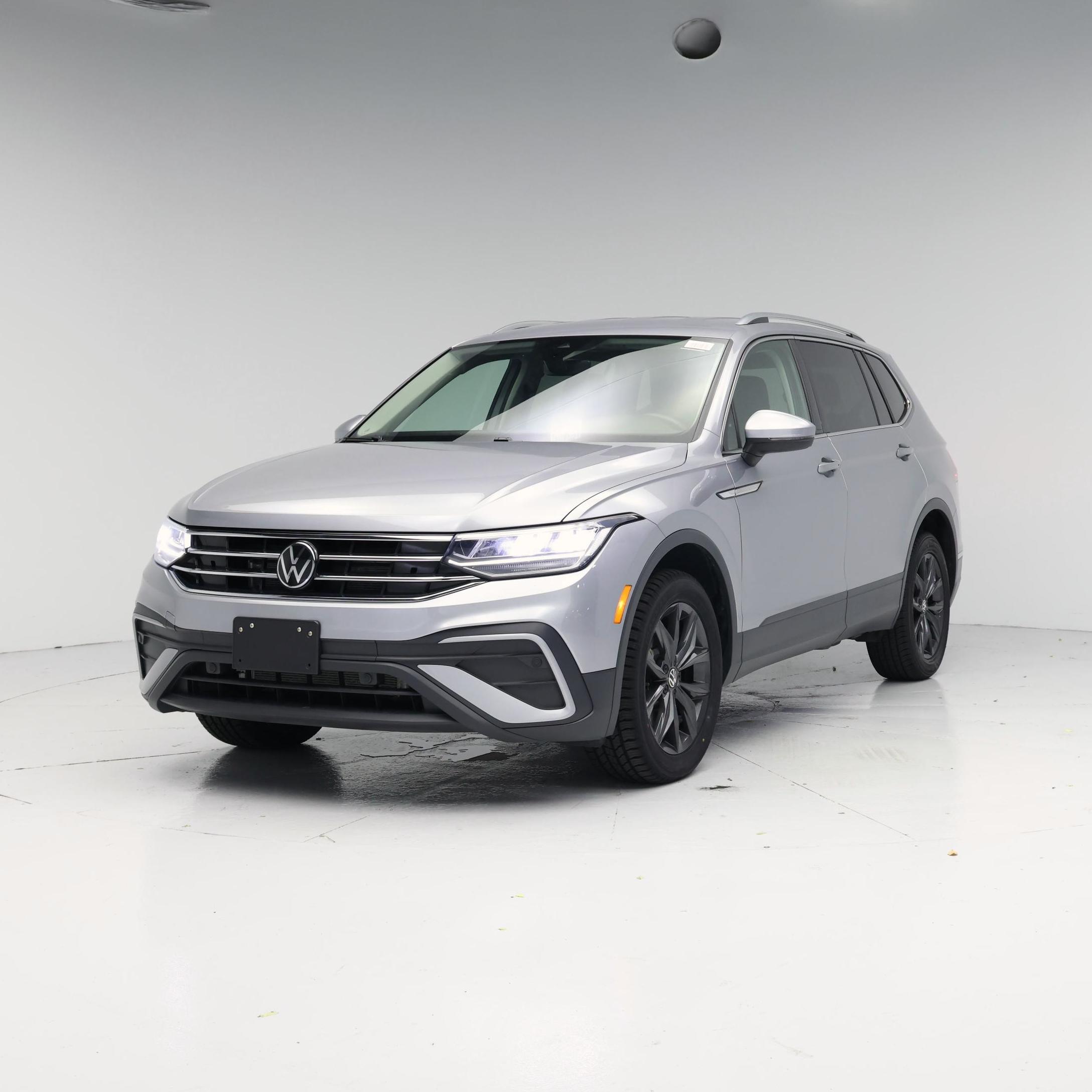 Thumbnail: 2024 Volkswagen Tiguan - 4