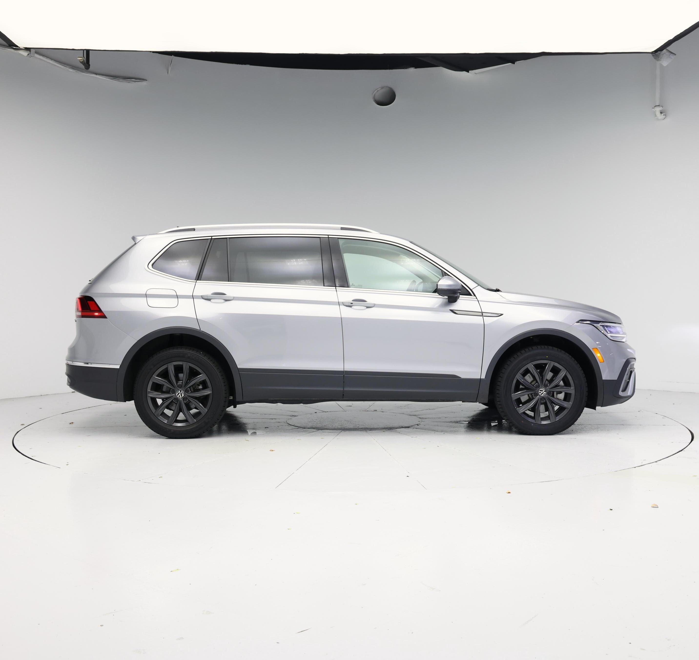 Thumbnail: 2024 Volkswagen Tiguan - 7