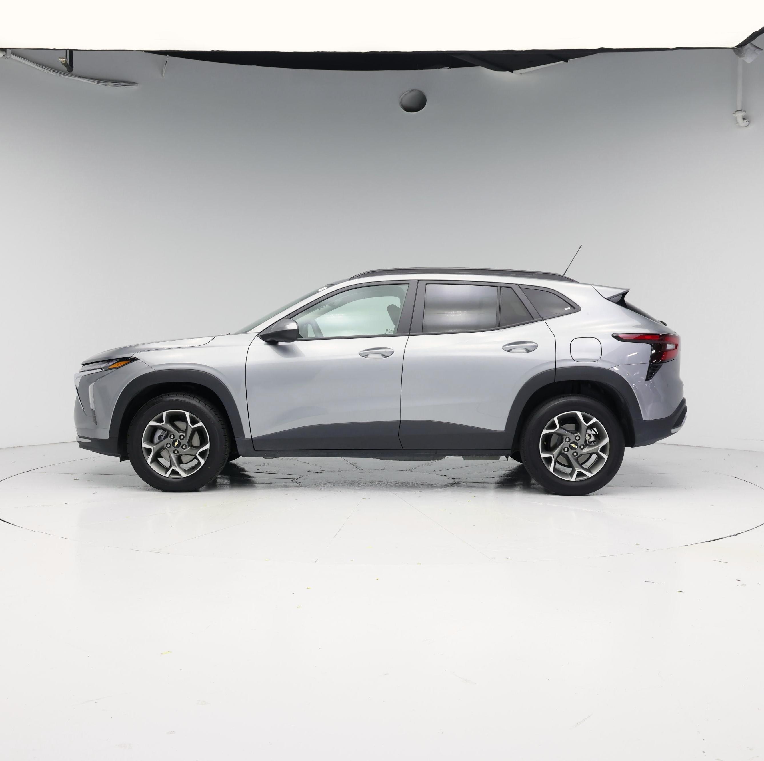Thumbnail: 2025 Chevrolet Trax - 3