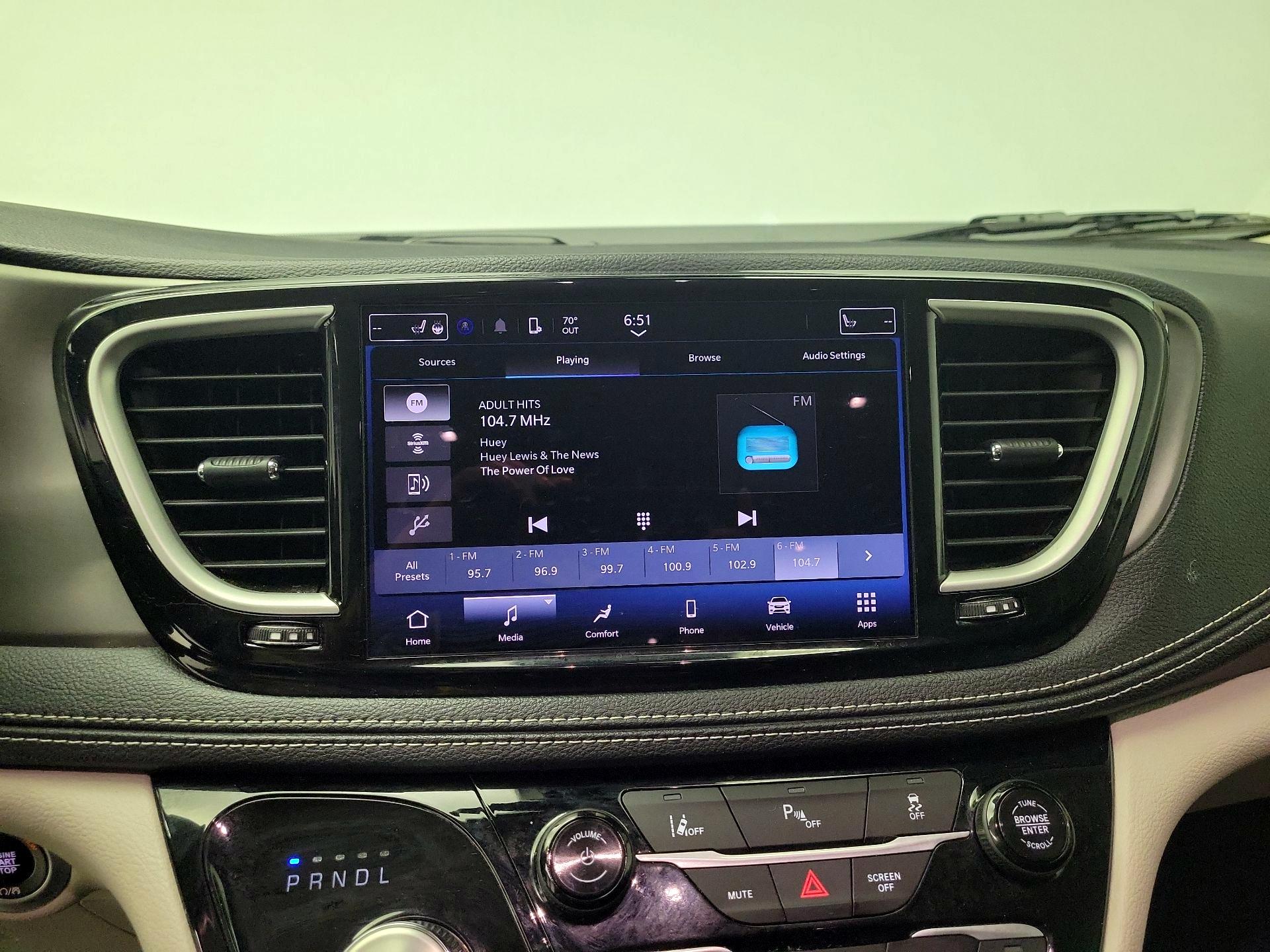 Thumbnail: 2023 Chrysler Pacifica - 15
