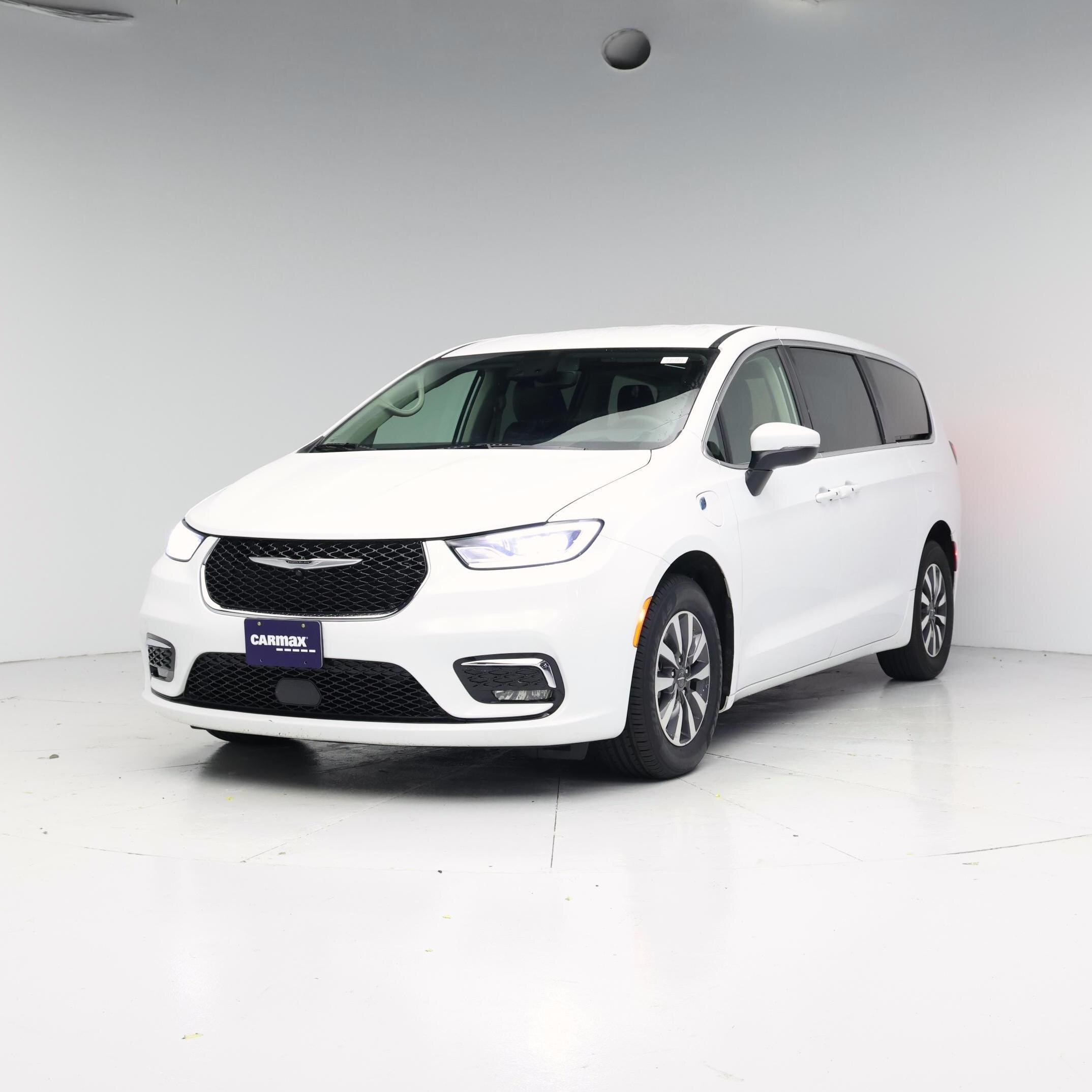 Thumbnail: 2023 Chrysler Pacifica - 4