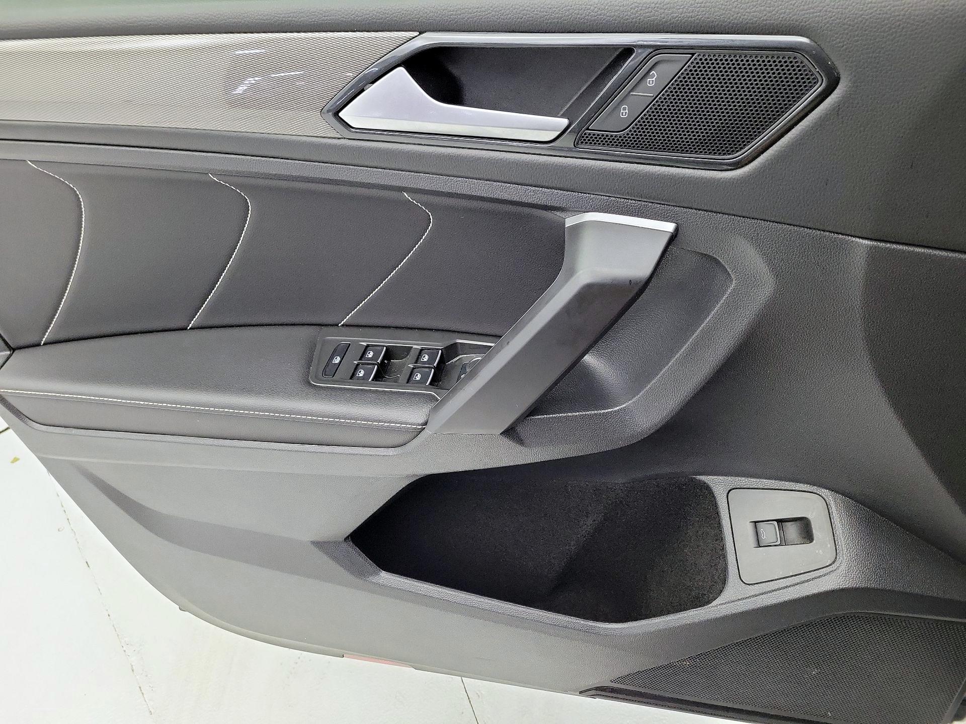 Thumbnail: 2024 Volkswagen Tiguan - 12