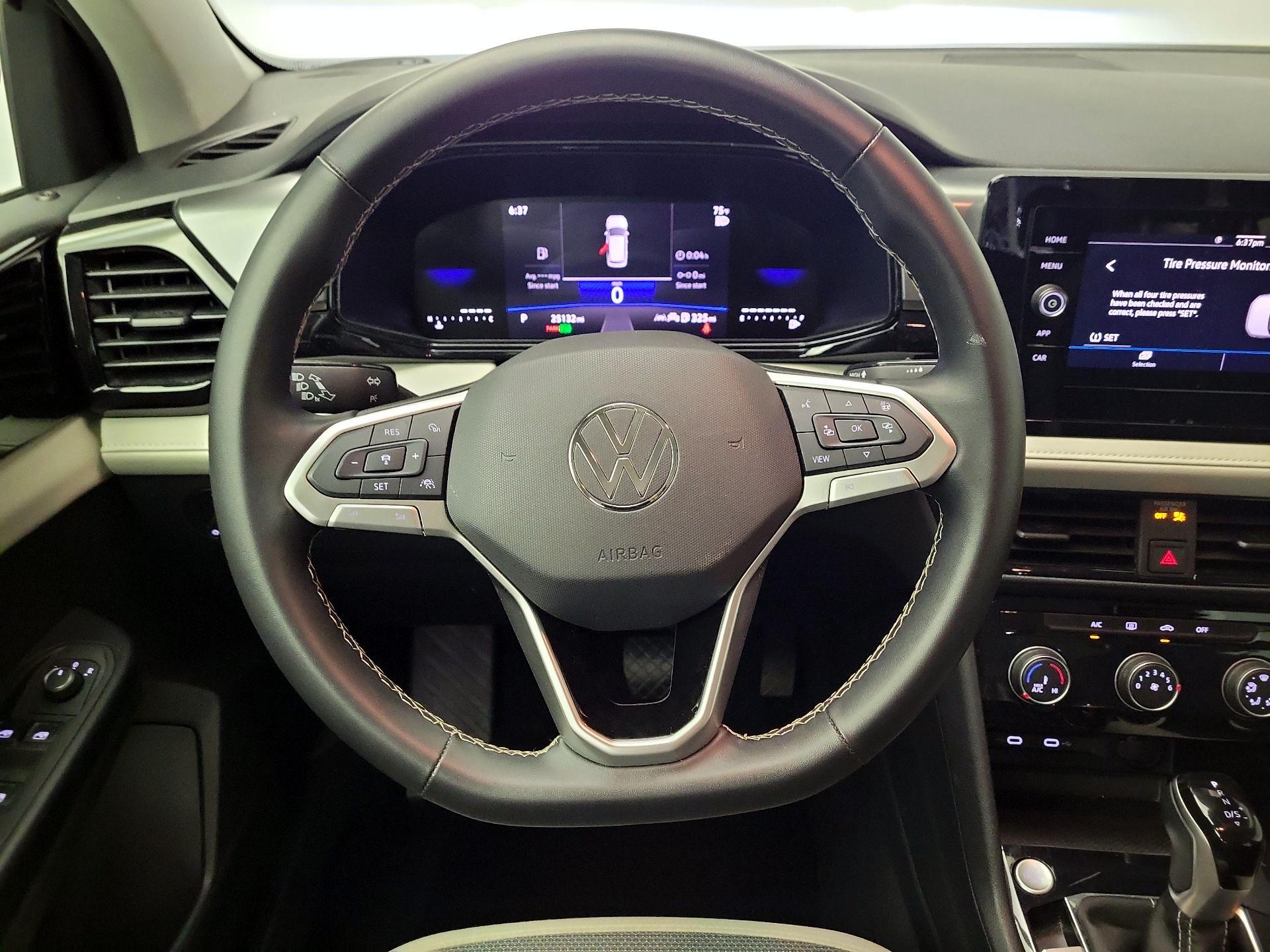 Thumbnail: 2025 Volkswagen Taos - 10