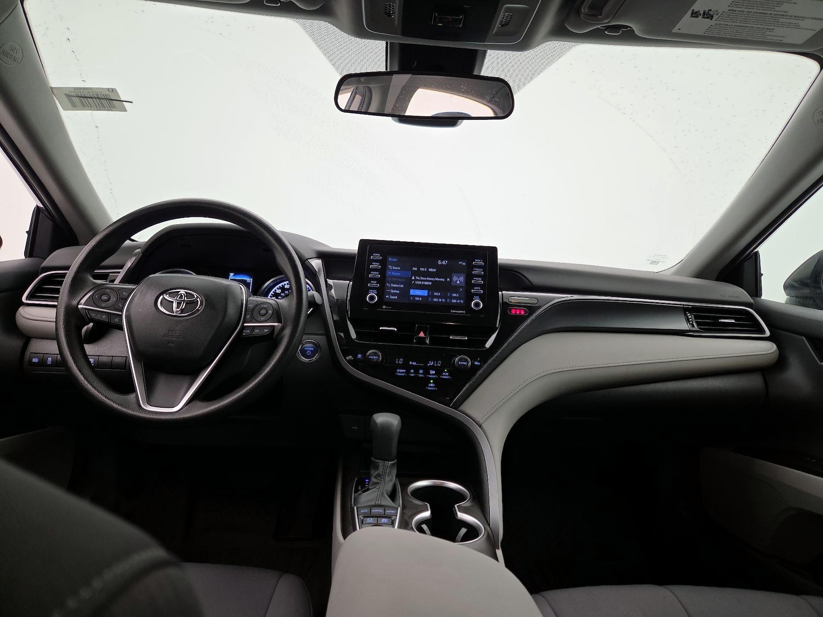 2023 Toyota Camry LE - Photo 10