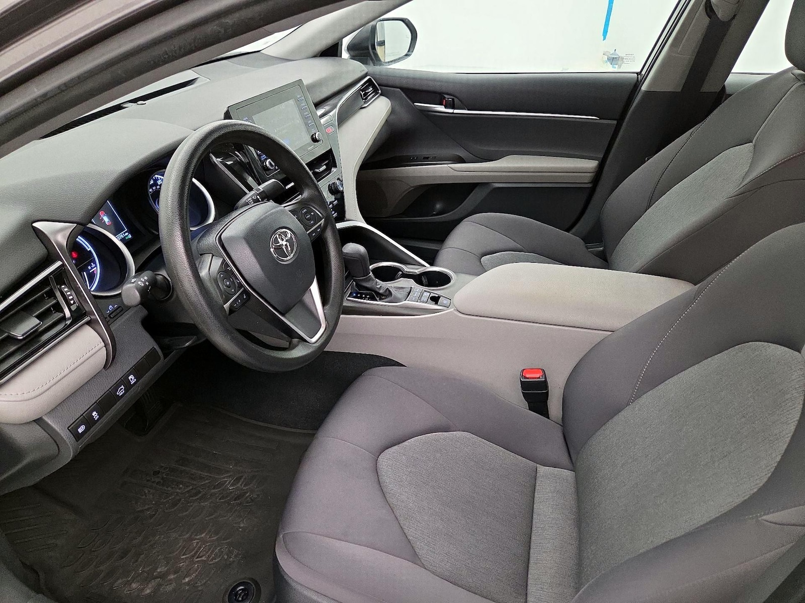 2023 Toyota Camry LE - Photo 12
