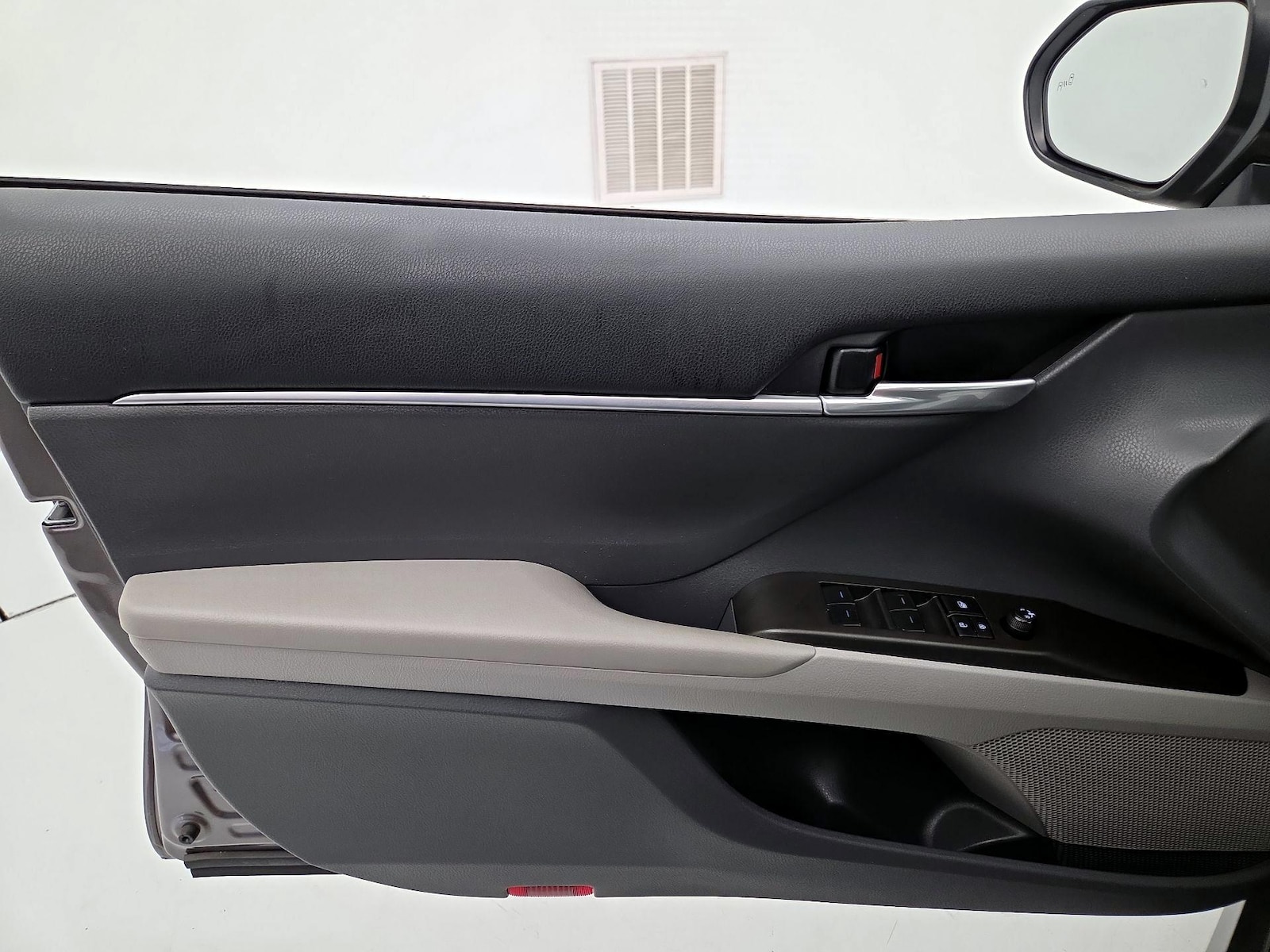 2023 Toyota Camry LE - Photo 13
