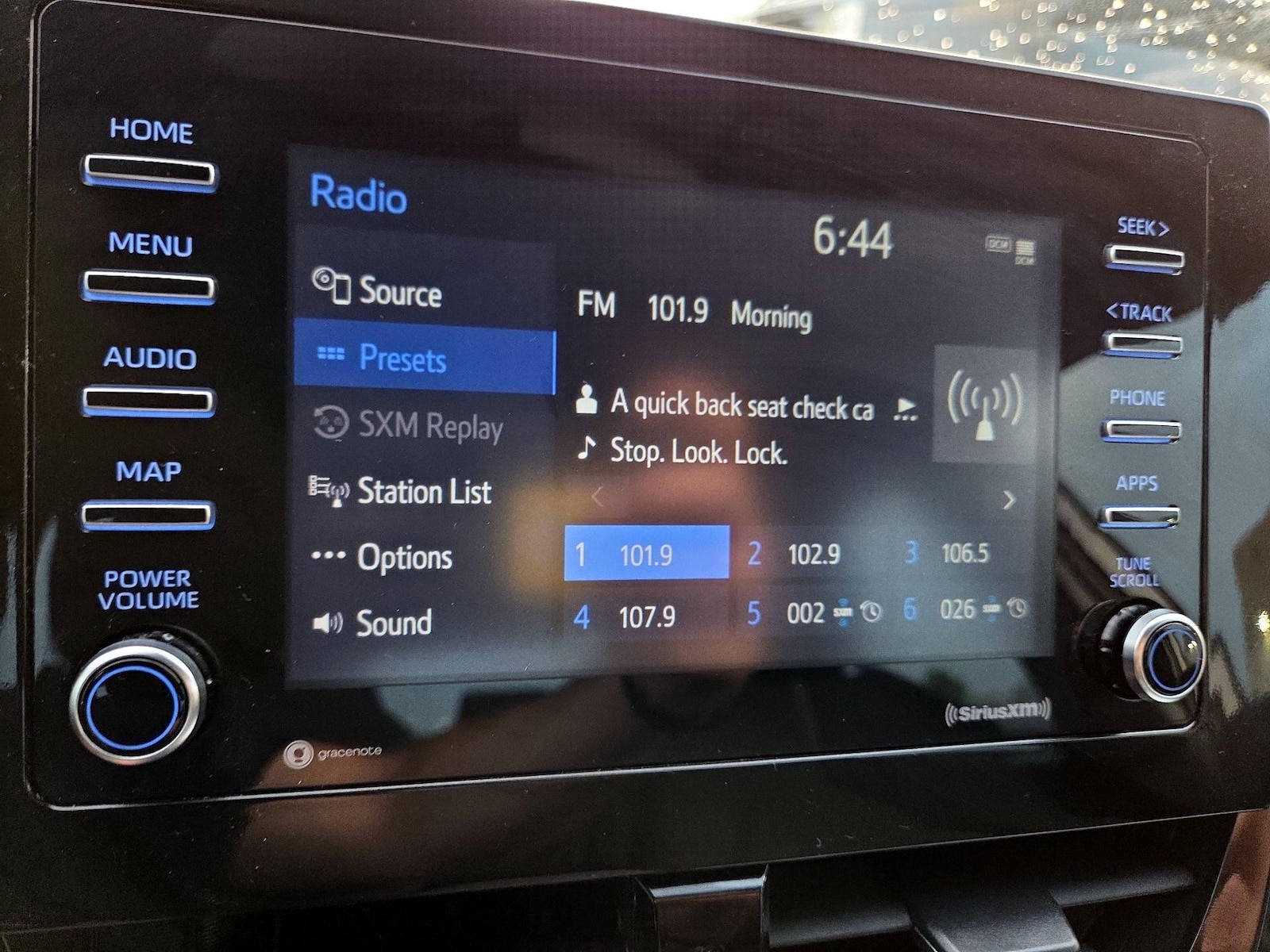 2023 Toyota Camry LE - Photo 16