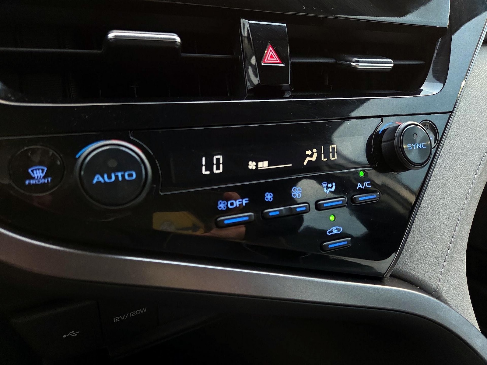 2023 Toyota Camry LE - Photo 17